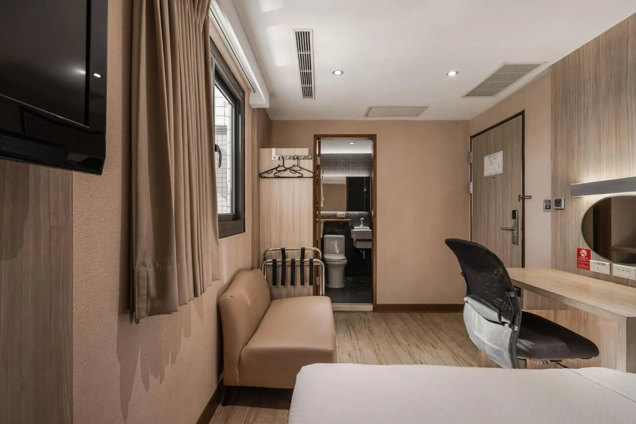 Bedroom, Bed in The Riverside Hotel International Bedroom, Bed in The Riverside Hotel International