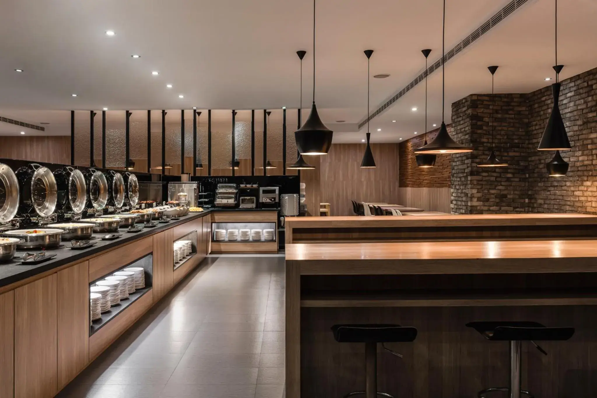 Restaurant/places to eat in The Riverside Hotel International Restaurant/places to eat in The Riverside Hotel International