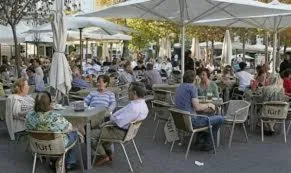 Patio in Embat - Hostel