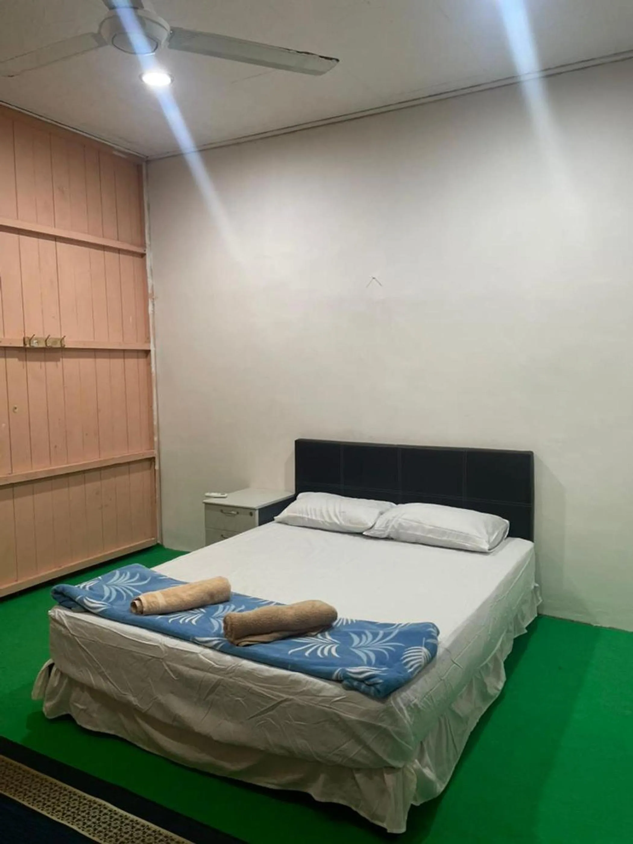 Bedroom, Bed in OYO 91250 Roomstay Awie