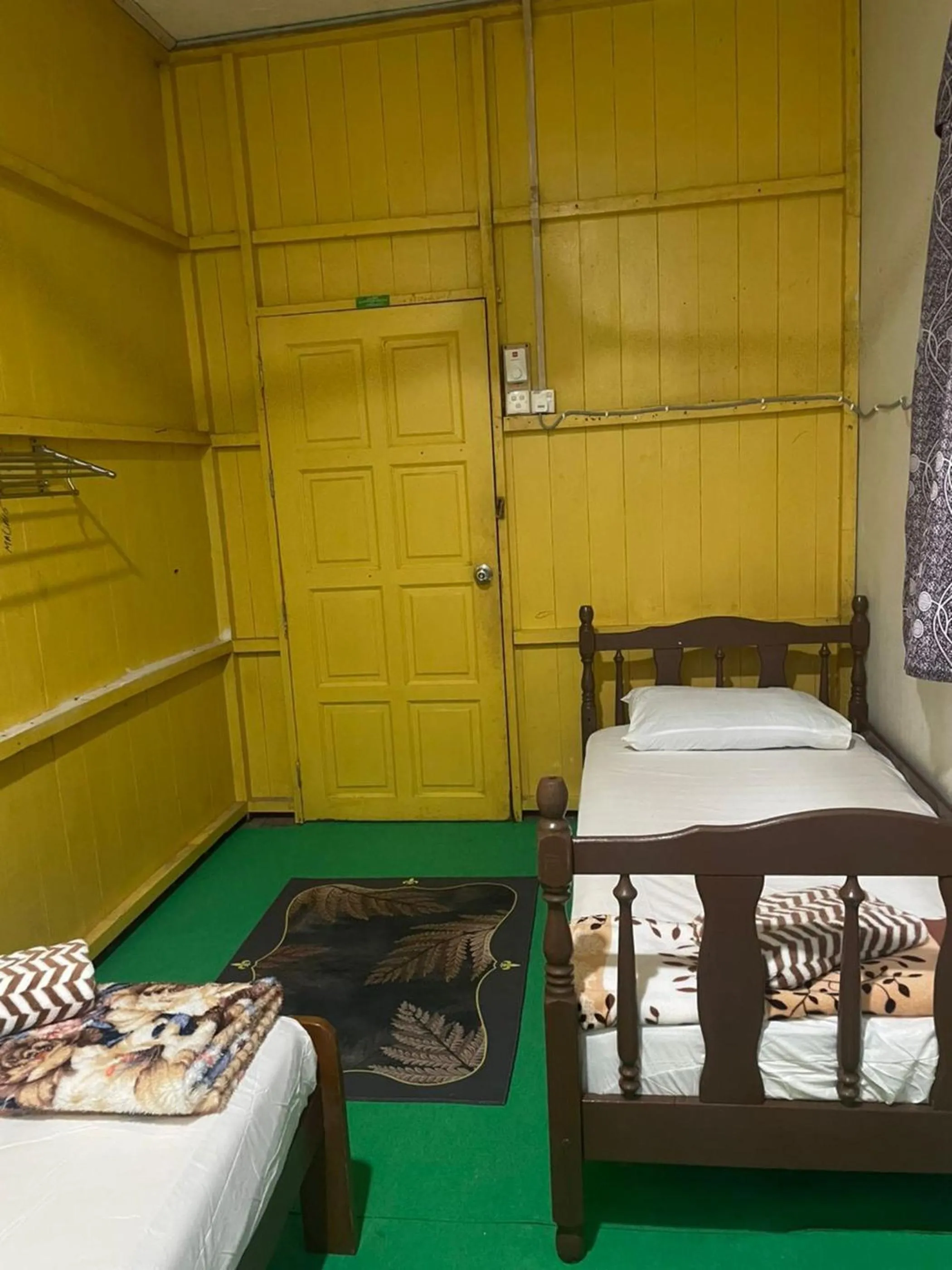 Bedroom, Bed in OYO 91250 Roomstay Awie