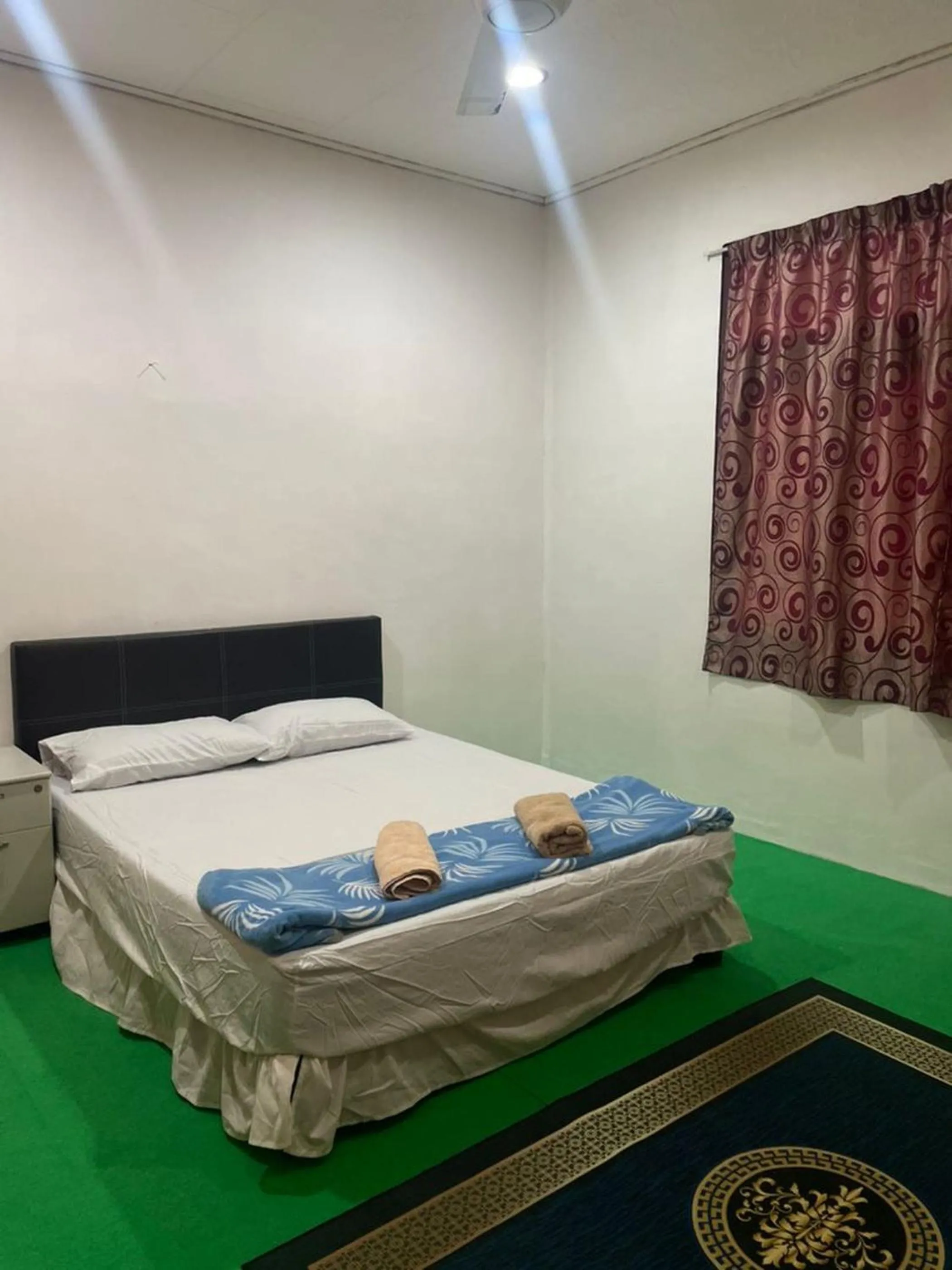 Bedroom, Bed in OYO 91250 Roomstay Awie