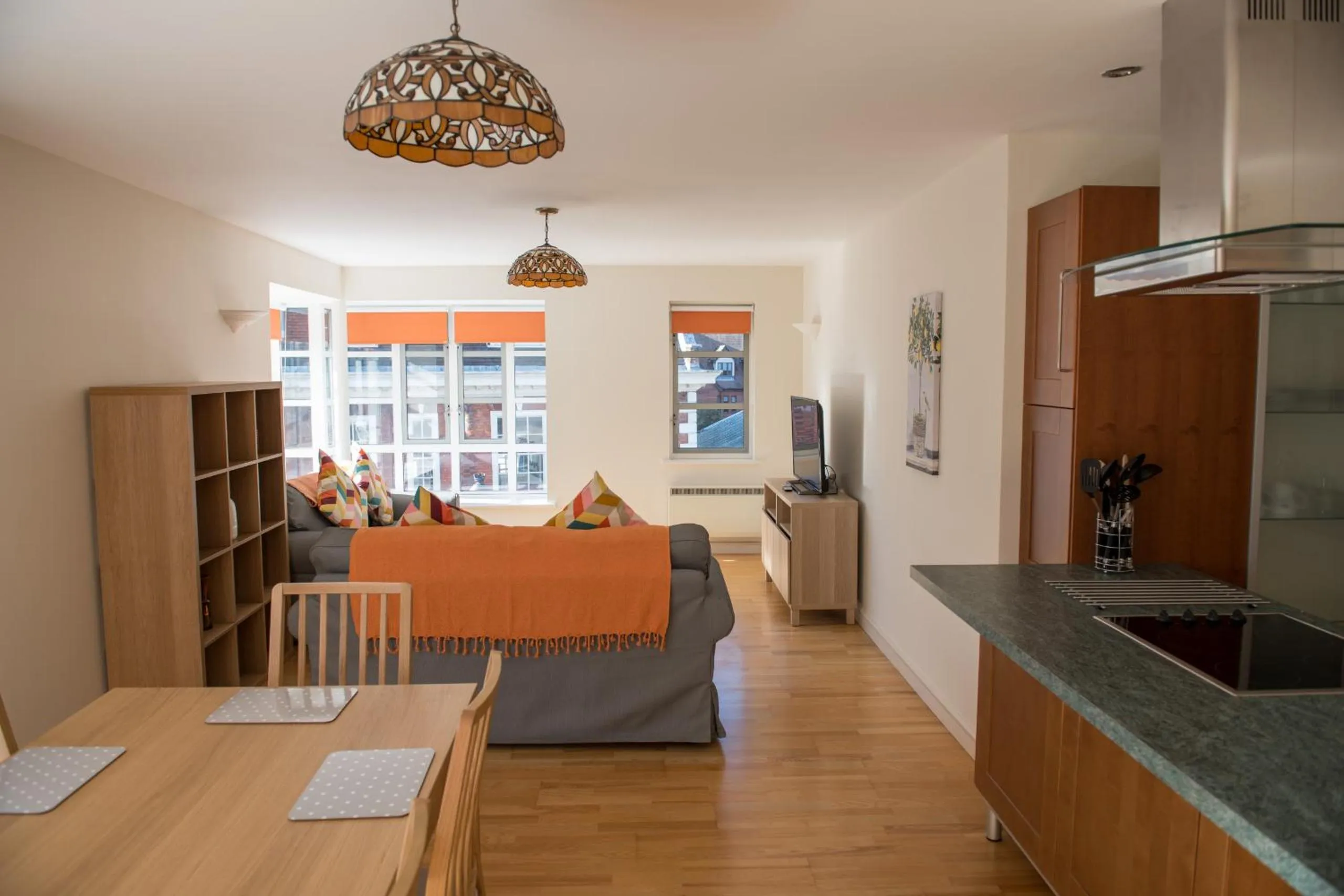 Communal lounge/ TV room, Bed in Toothbrush Apartments - Central Ipswich St Peters St