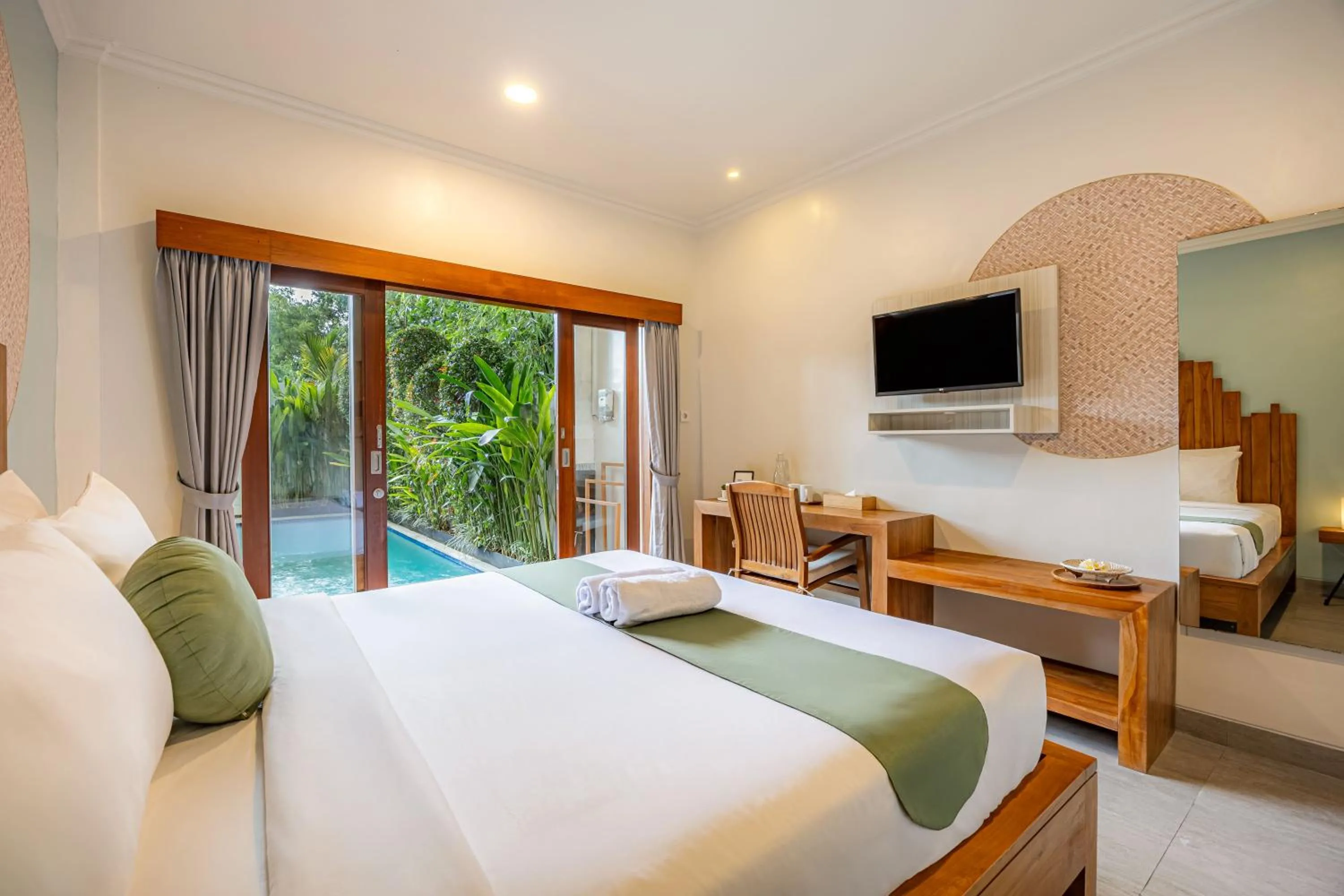 Bed in Cove Asanaya