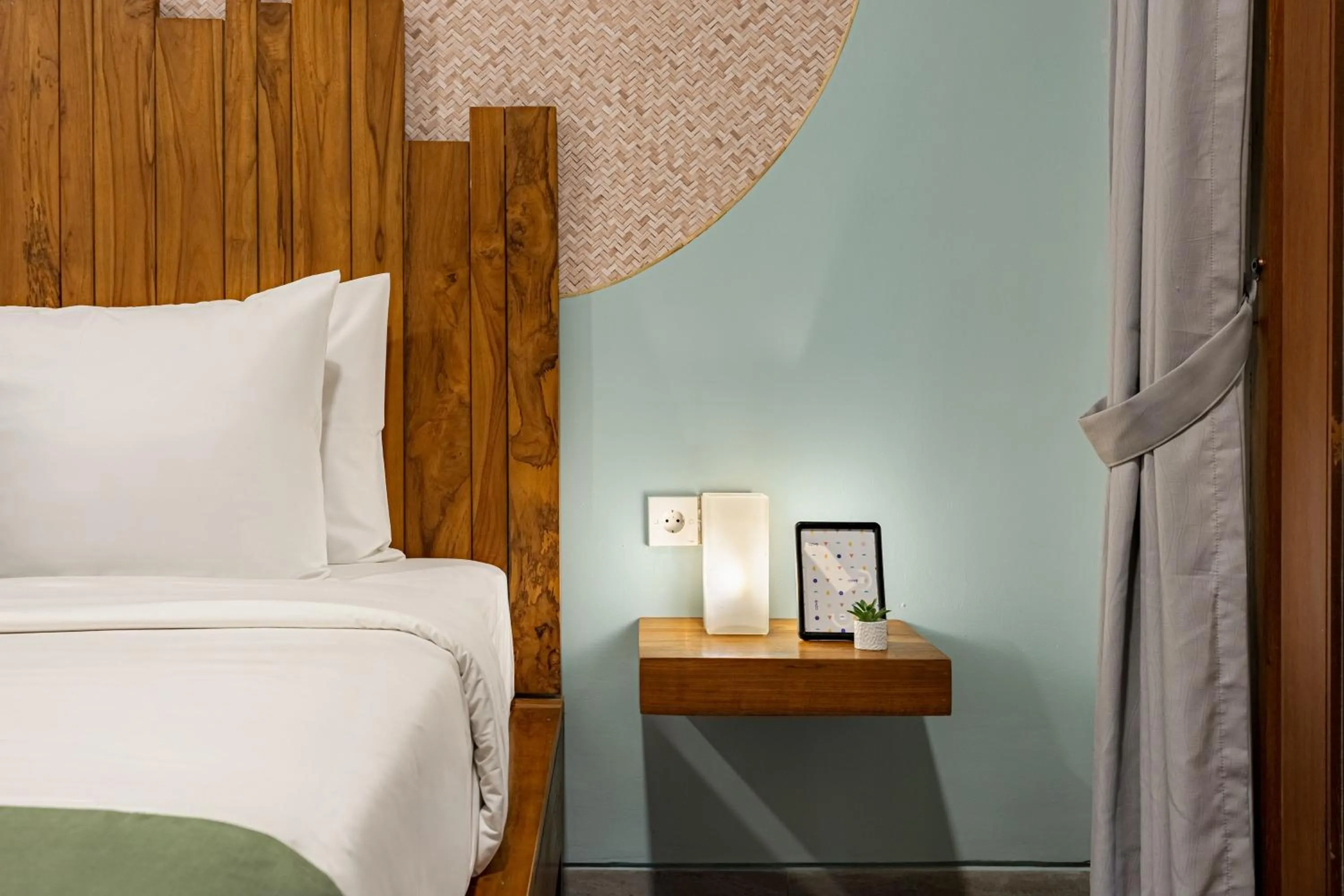 Bed in Cove Asanaya