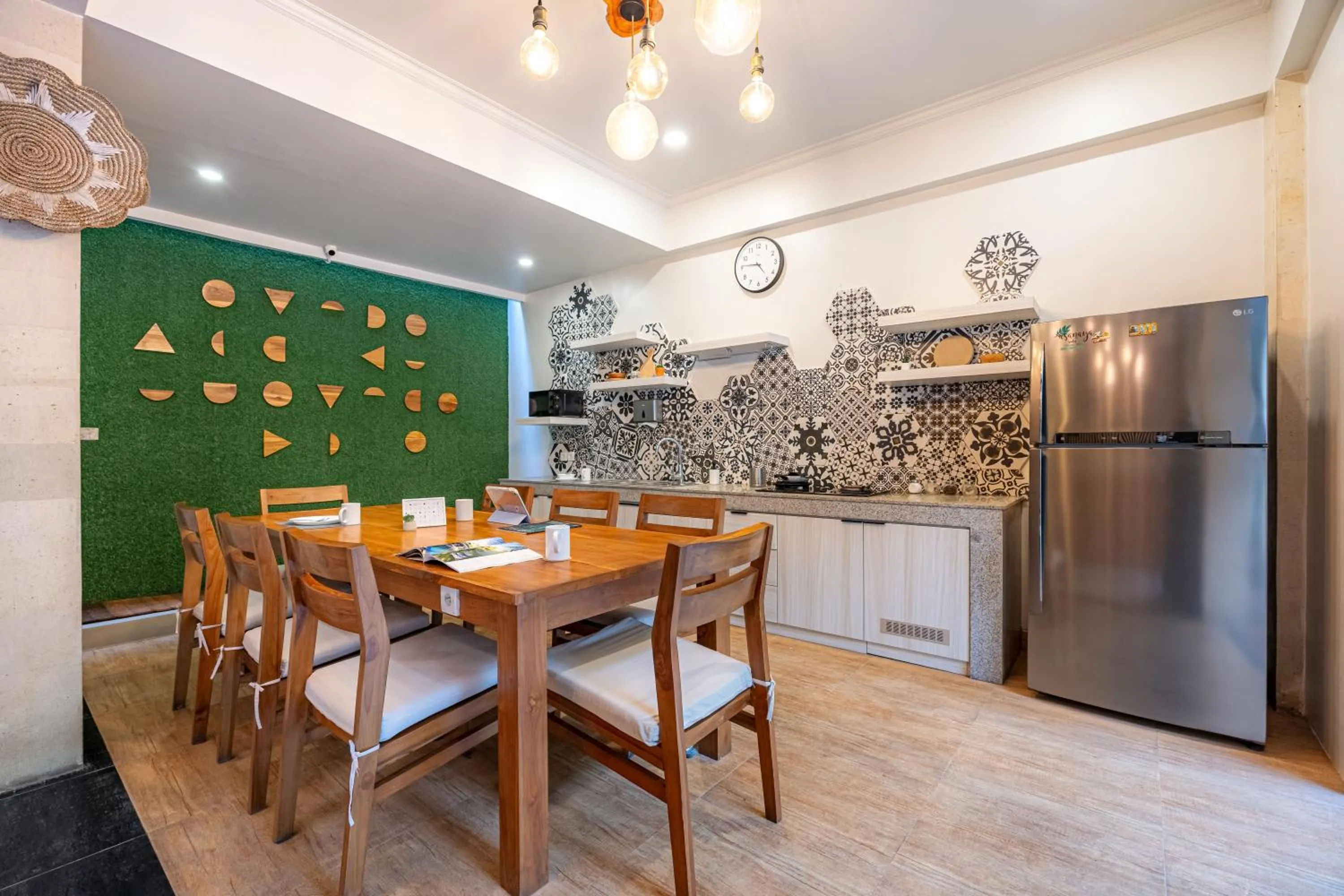 Communal kitchen in Cove Asanaya