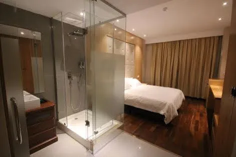 Photo of the whole room, Bed in Menoir Dorsett Madrid Leganés