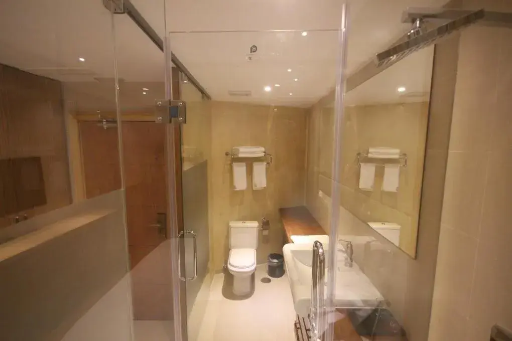 Bathroom in Menoir Dorsett Madrid Leganés