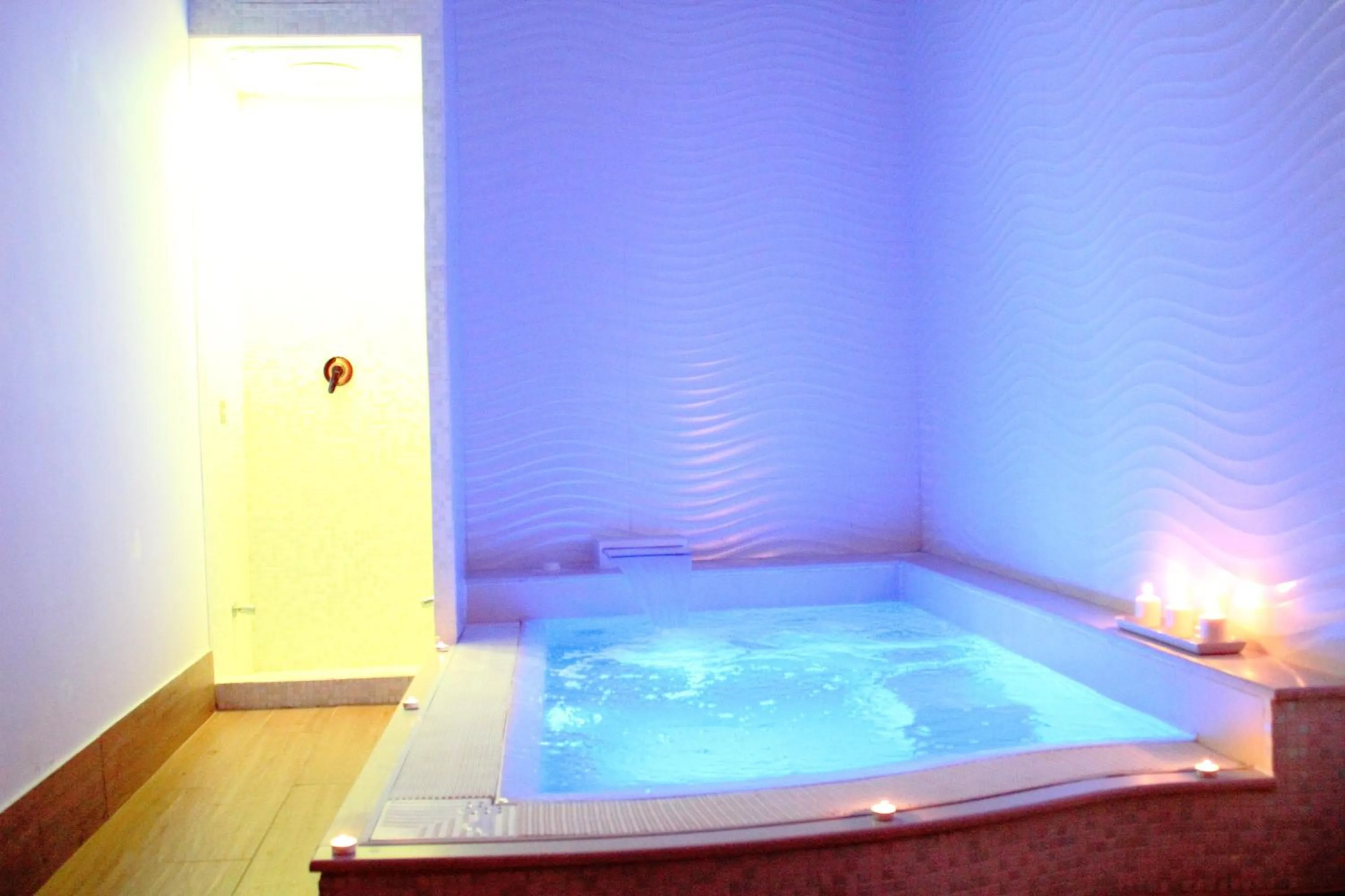 Hot Tub in Palazzo San Vincenzo