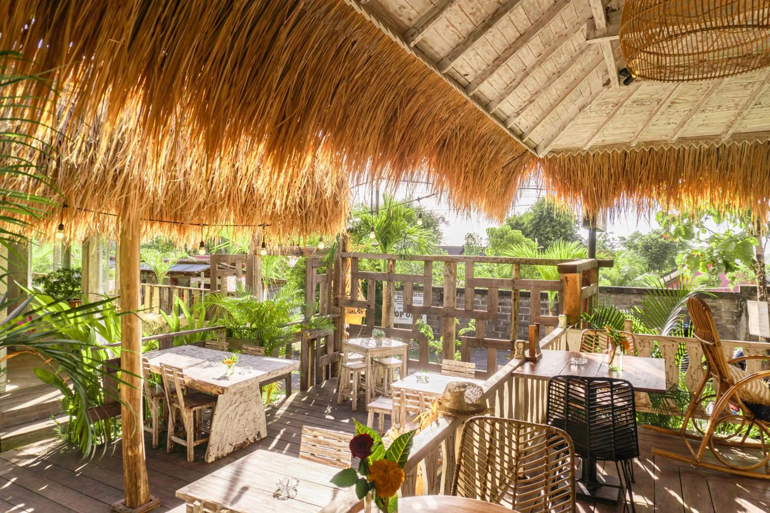 Restaurant/places to eat in Le Yanandra Bali Resort