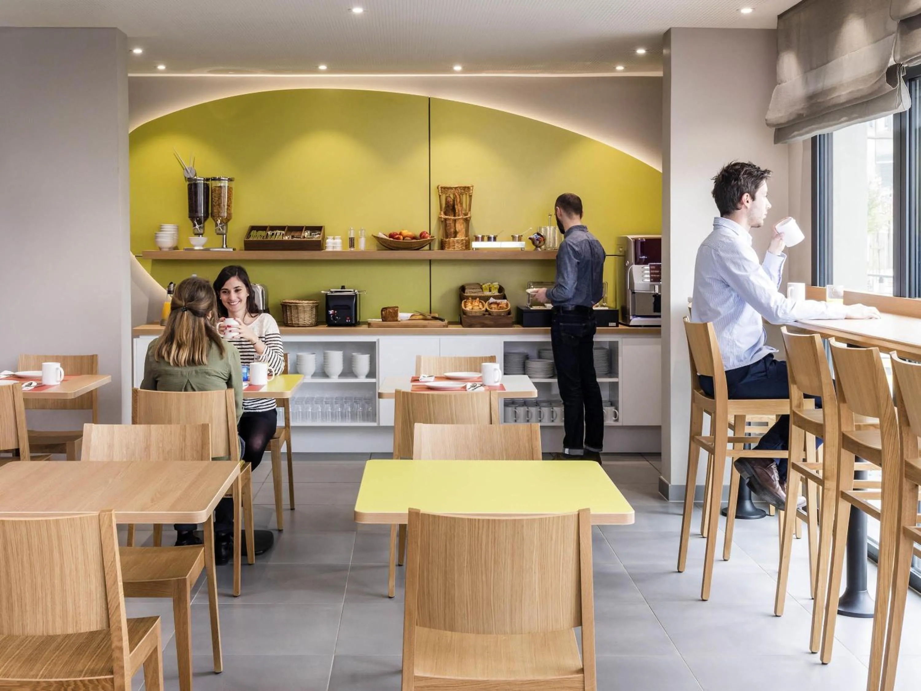 Breakfast in Aparthotel Adagio access Colombes La Défense