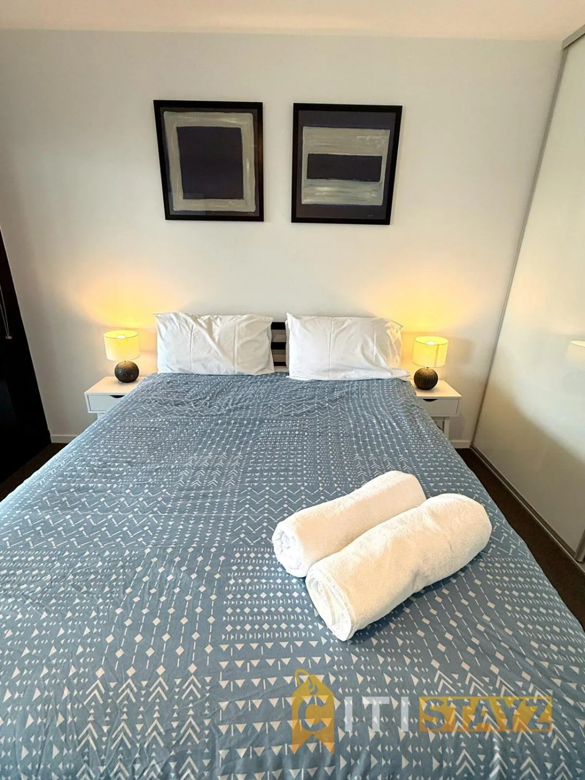 Beauty in Blue! 1Bd 1Bth 1Csp - CBD Location
