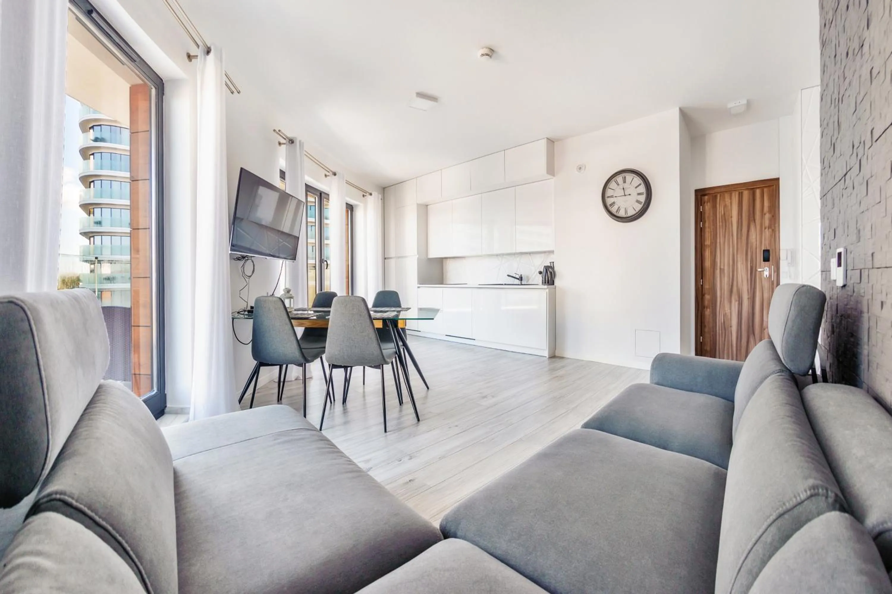 Seating area in Baltic Park Molo, Sun & Snow