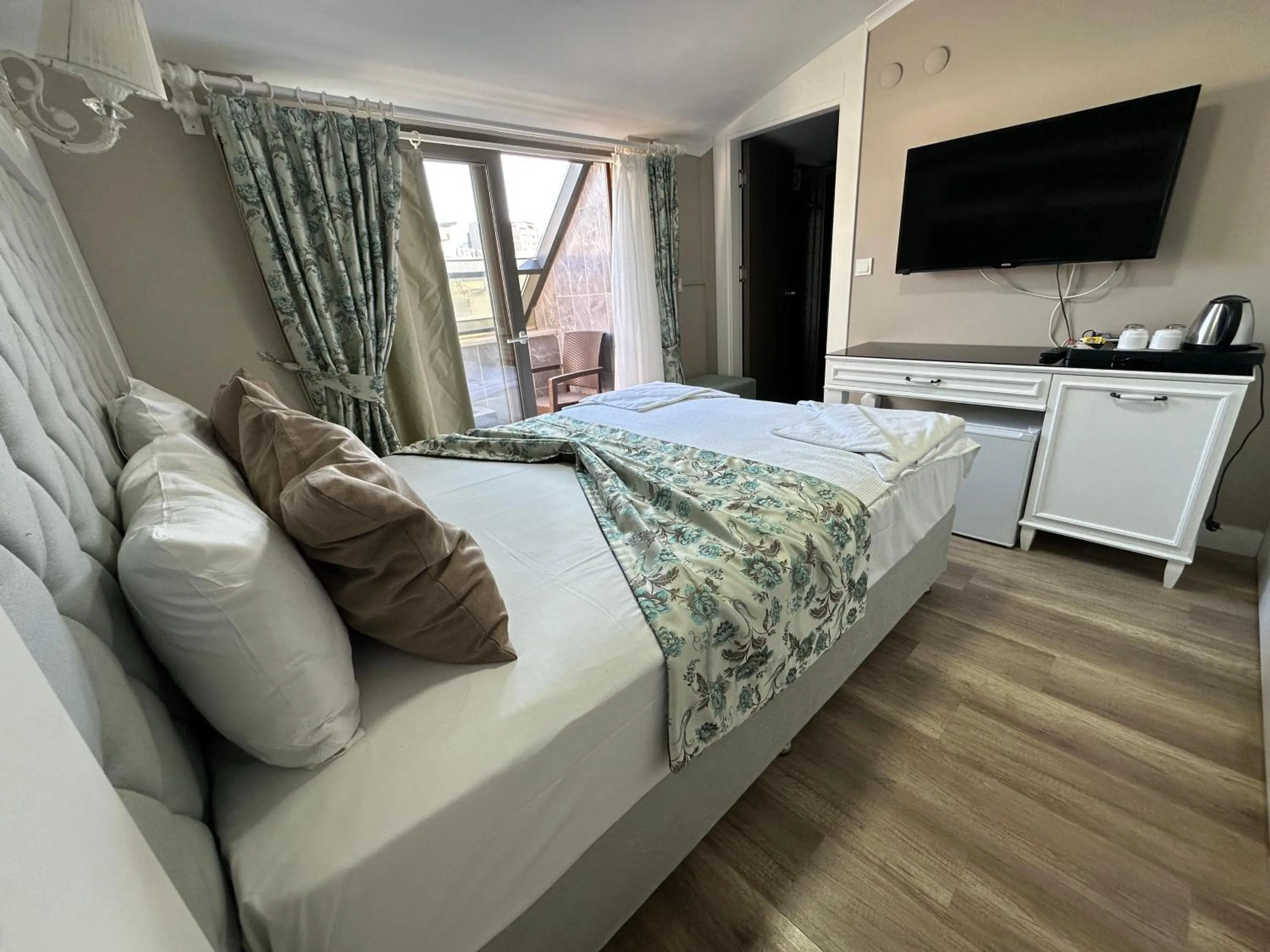 Photo of the whole room, Bed in Microyal Hotel