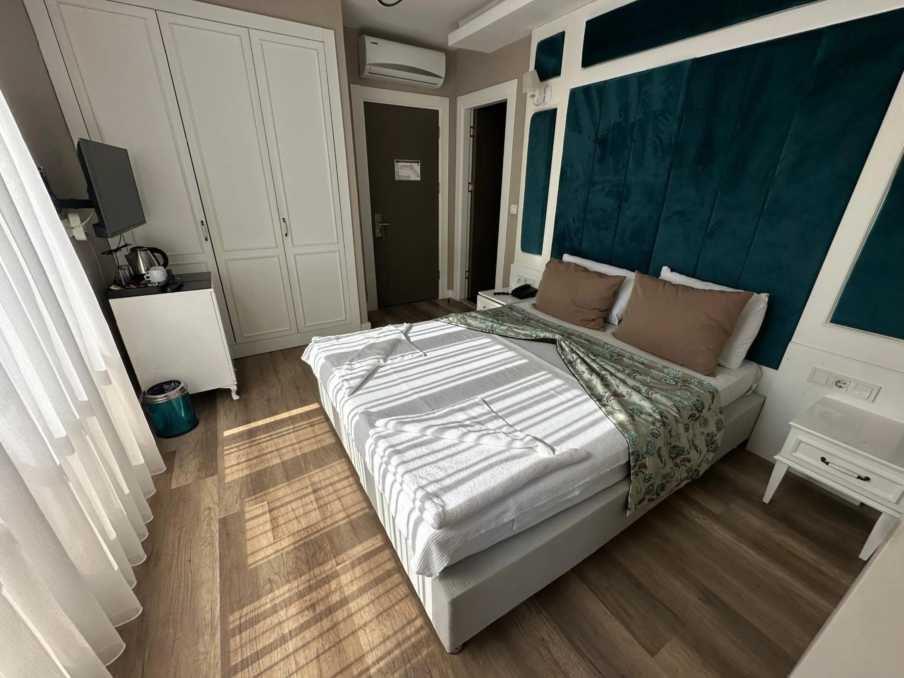 Photo of the whole room, Bed in Microyal Hotel