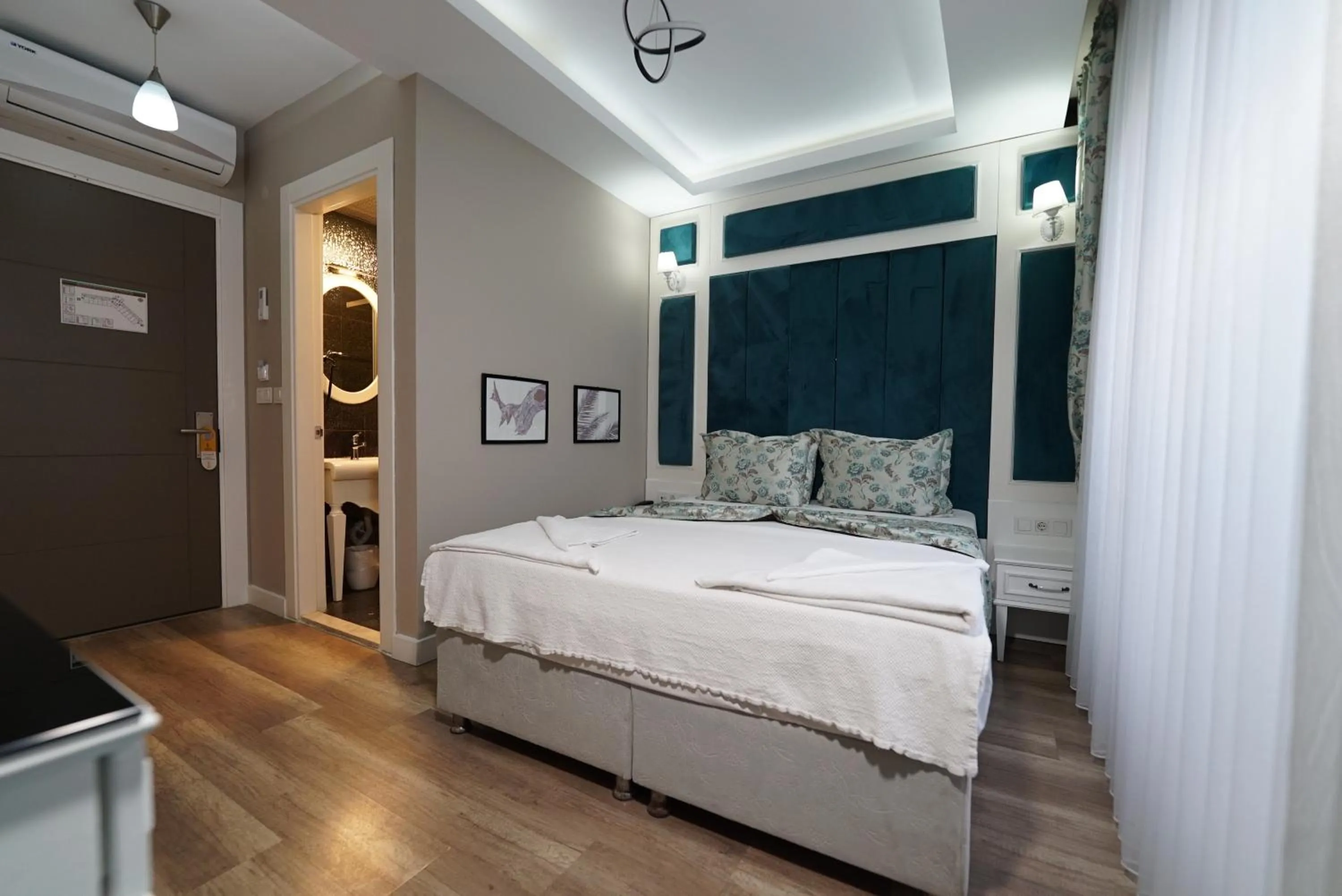 Photo of the whole room, Bed in Microyal Hotel