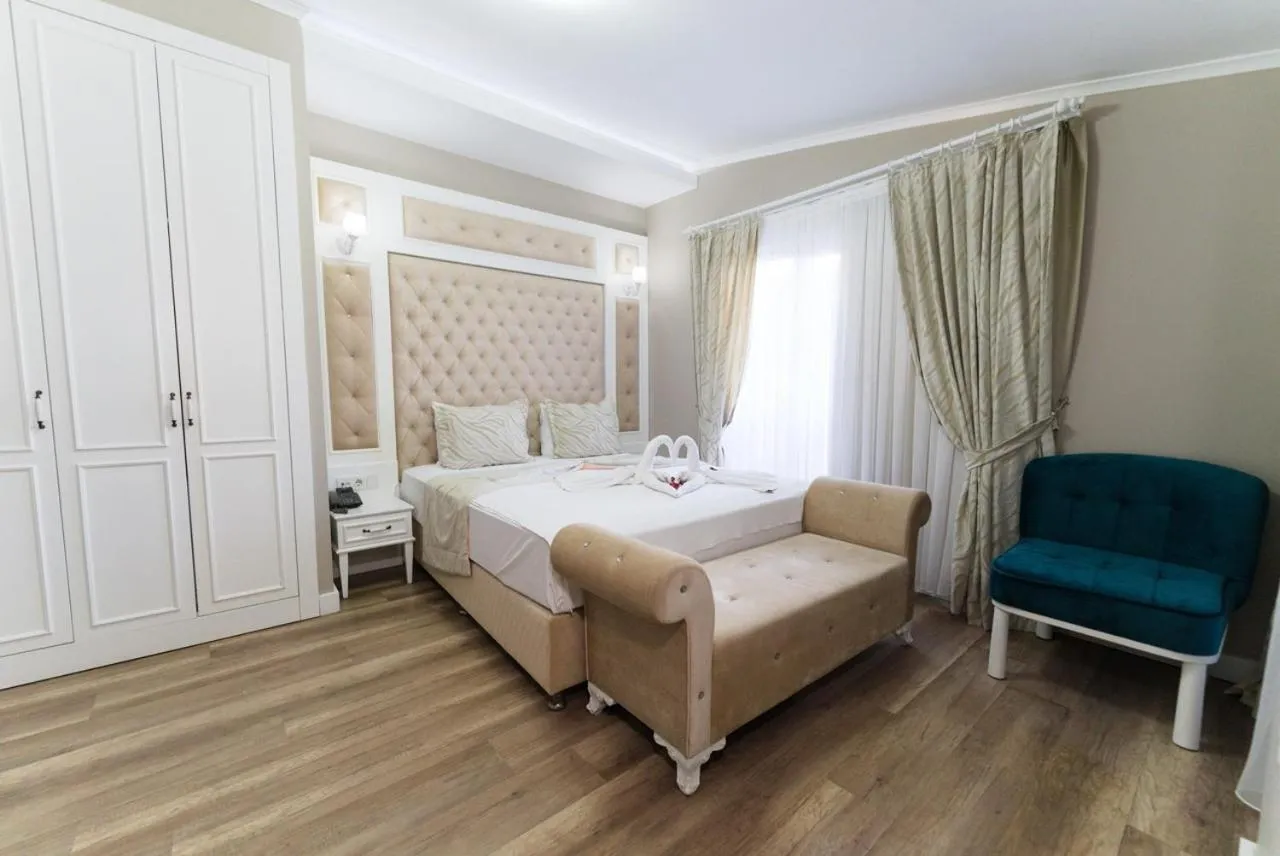 Photo of the whole room, Bed in Microyal Hotel