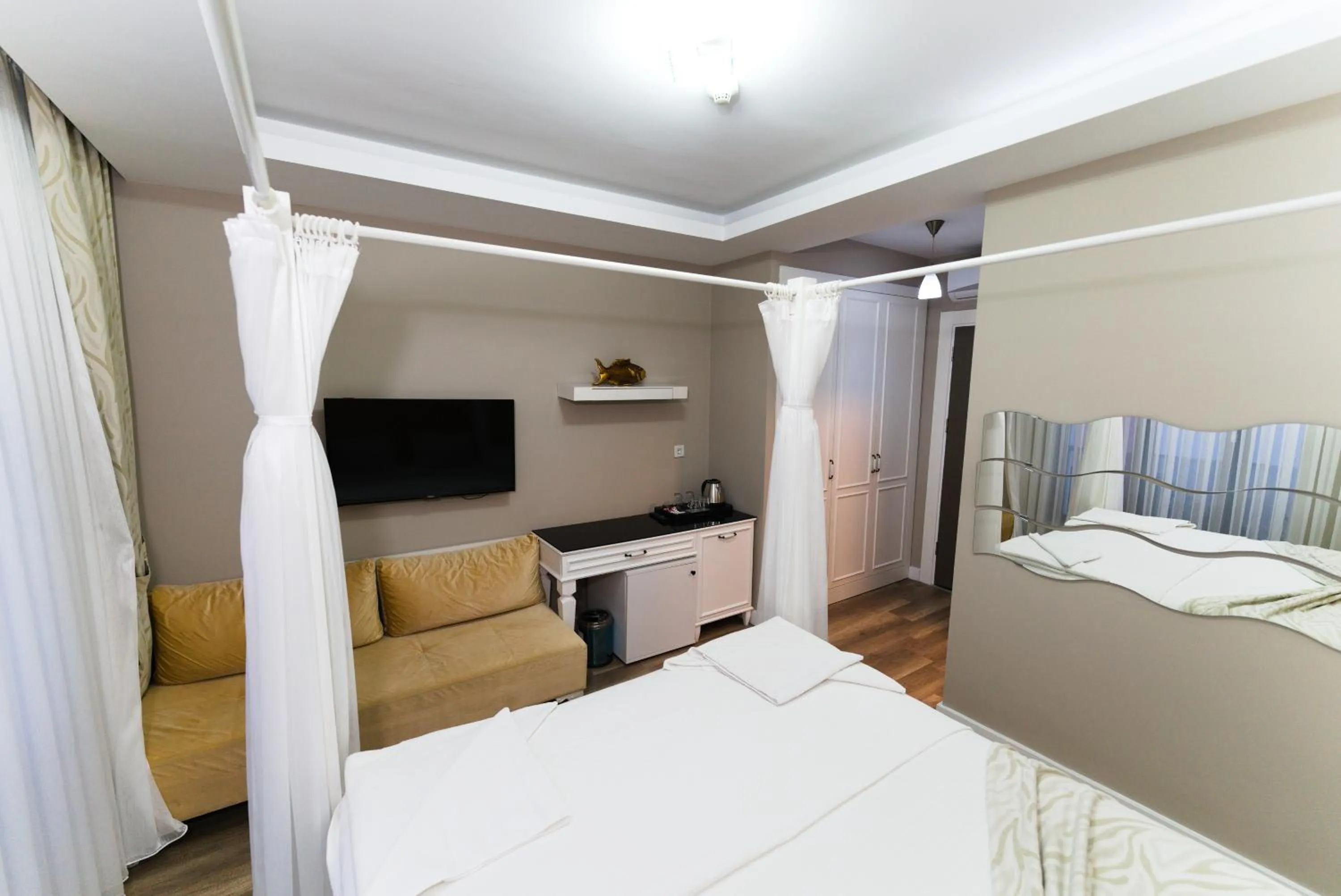 Photo of the whole room, Bed in Microyal Hotel