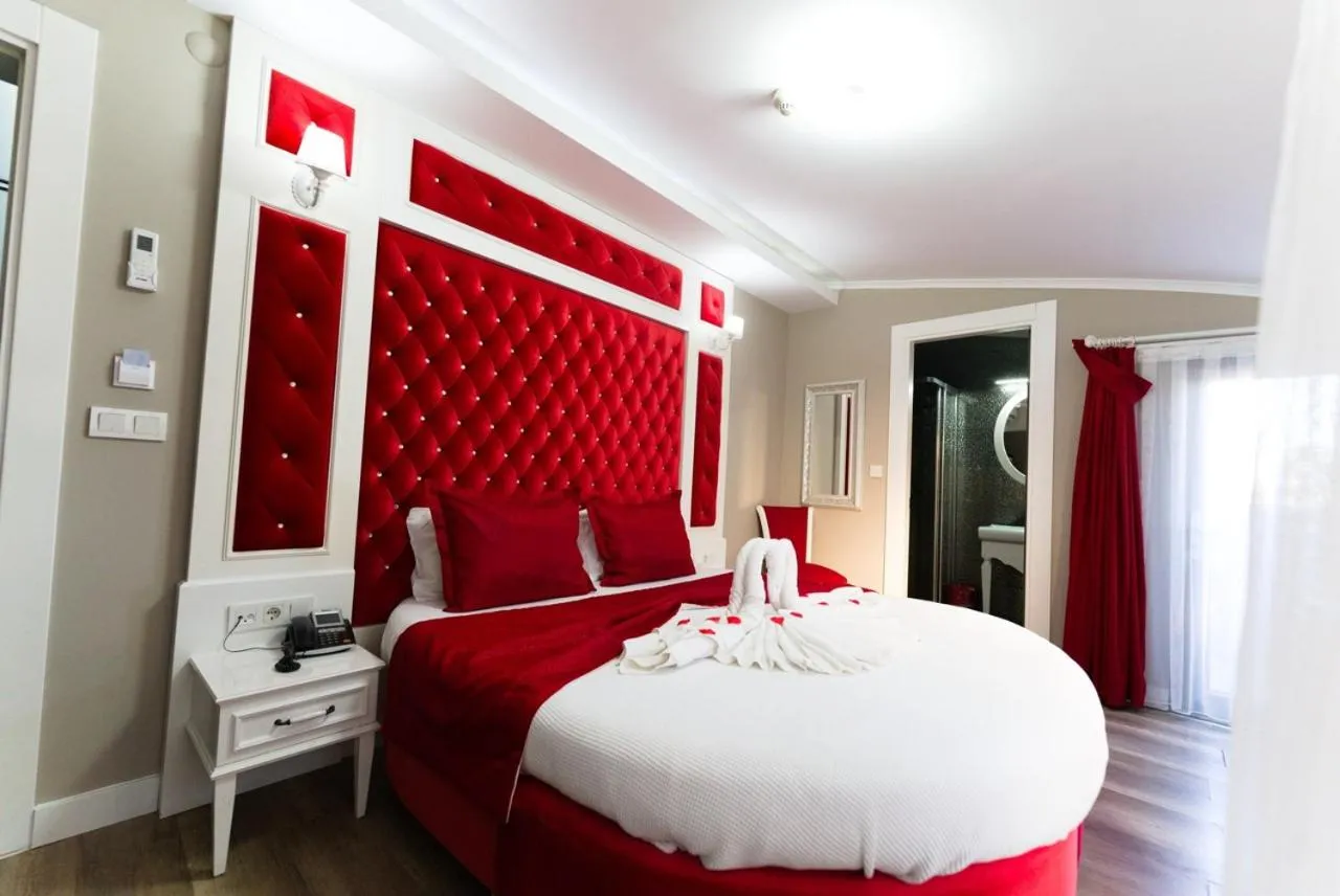 Photo of the whole room, Bed in Microyal Hotel