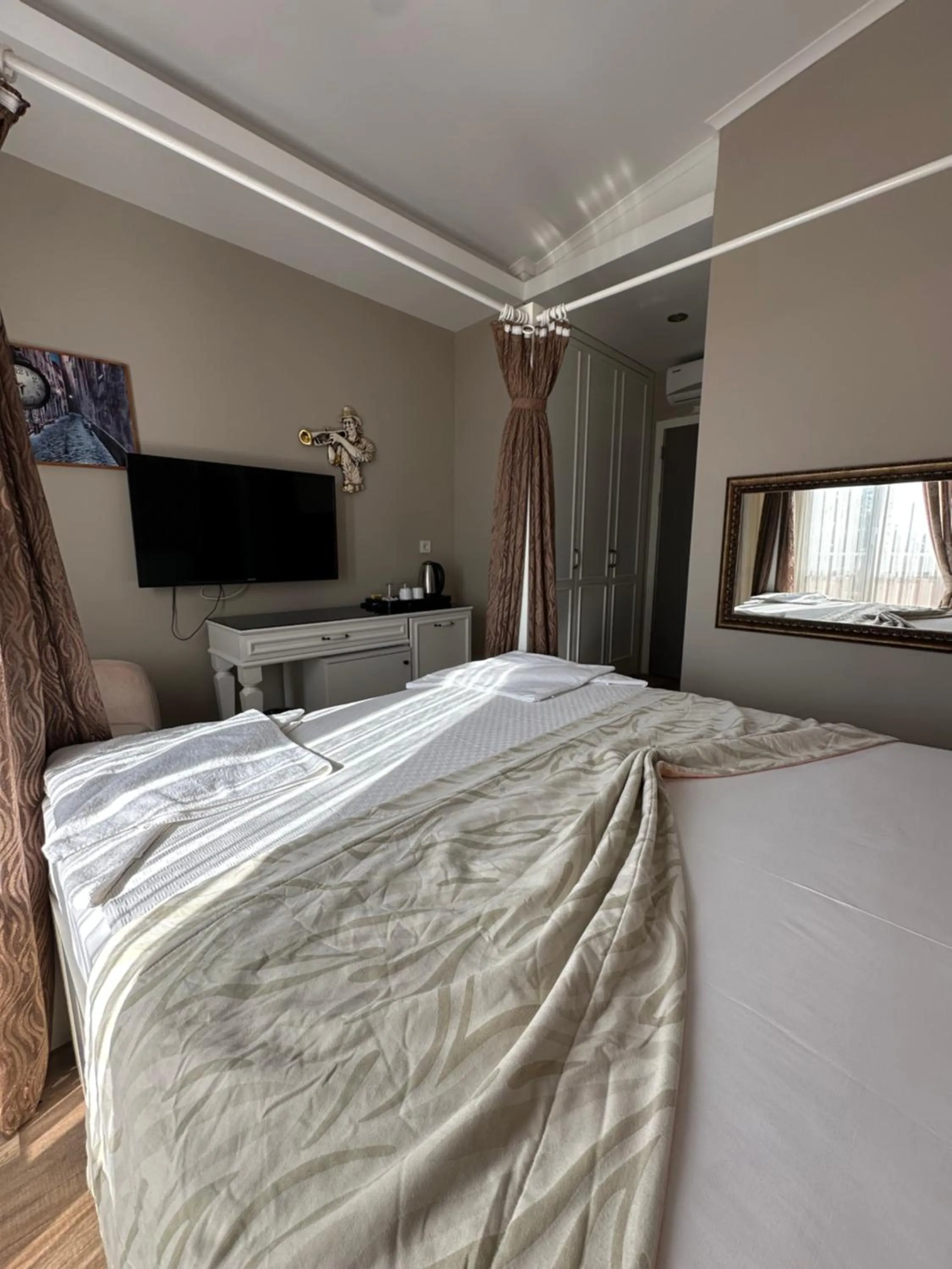 Photo of the whole room, Bed in Microyal Hotel