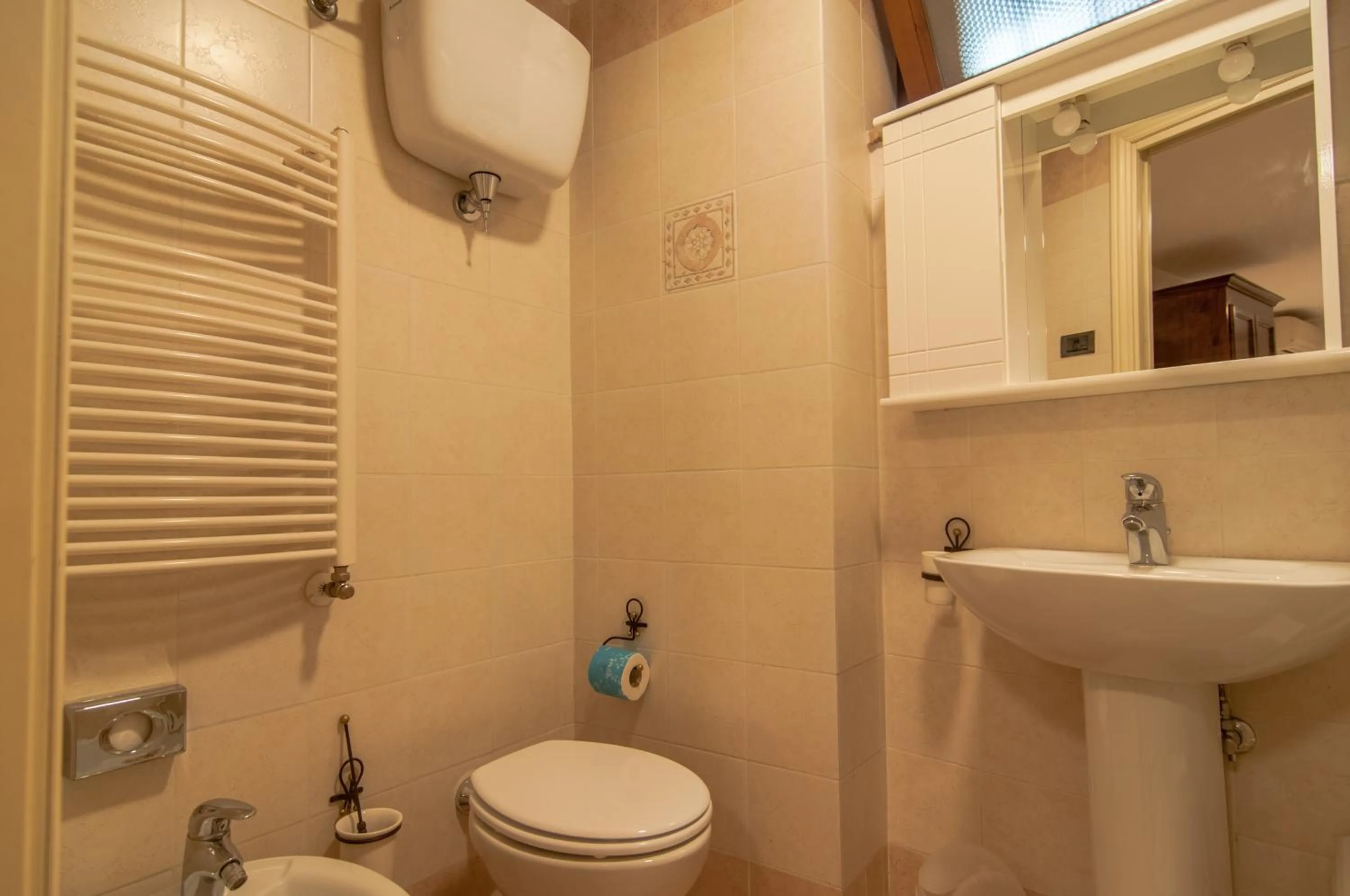Toilet in Umbrian Concierge - Alla Rocca