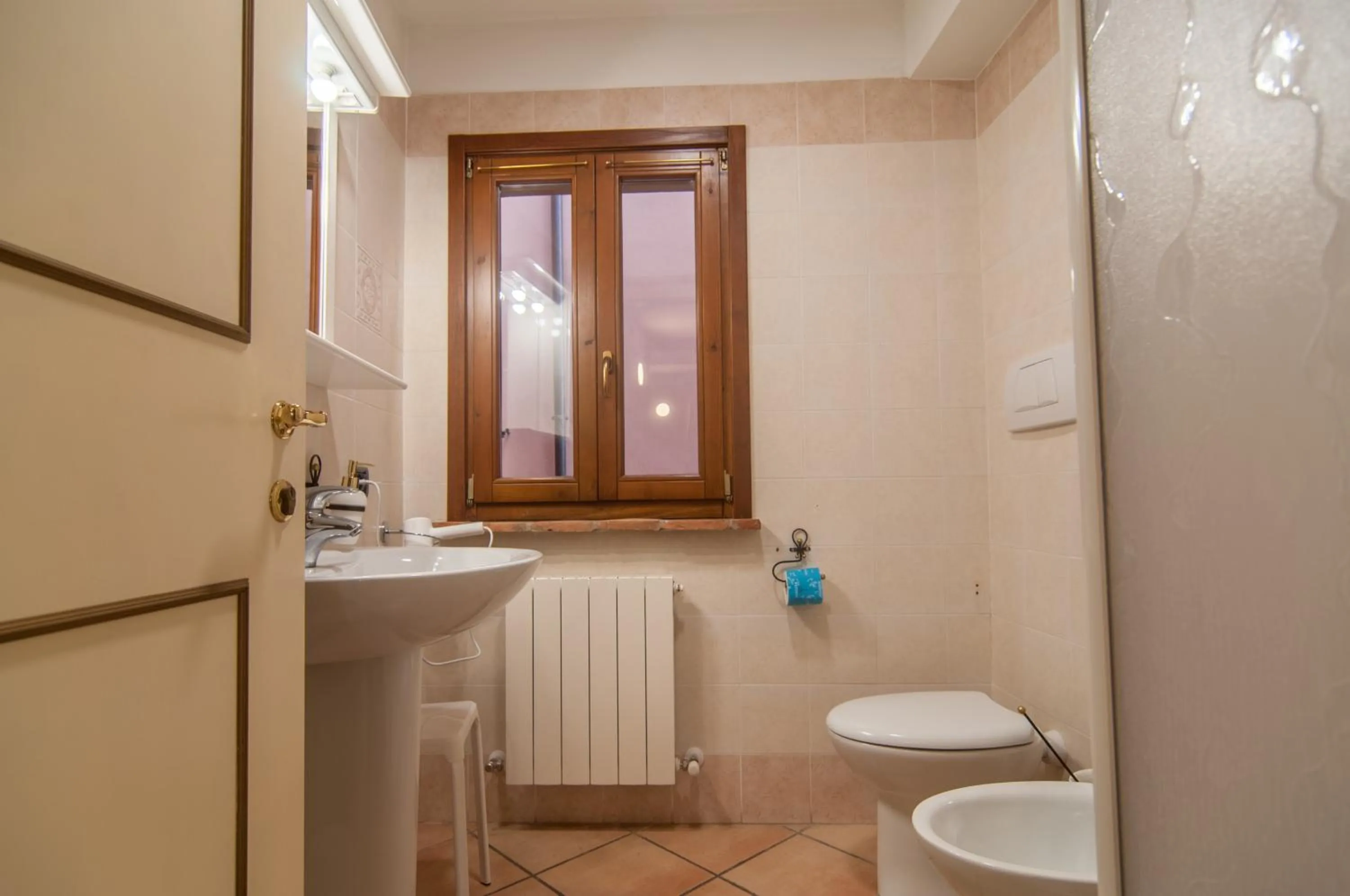 Toilet in Umbrian Concierge - Alla Rocca