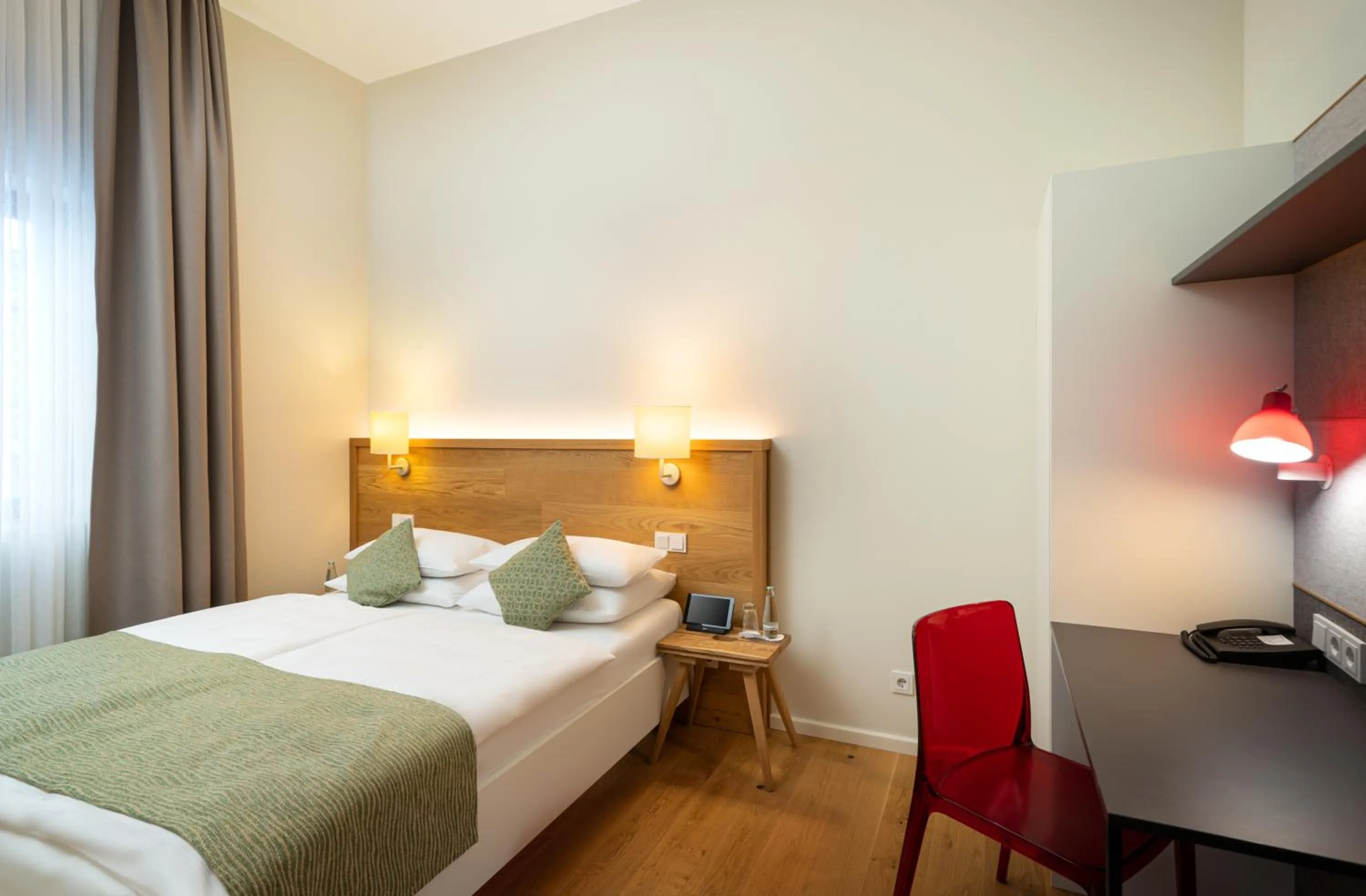 Photo of the whole room, Bed in Paulinenhof