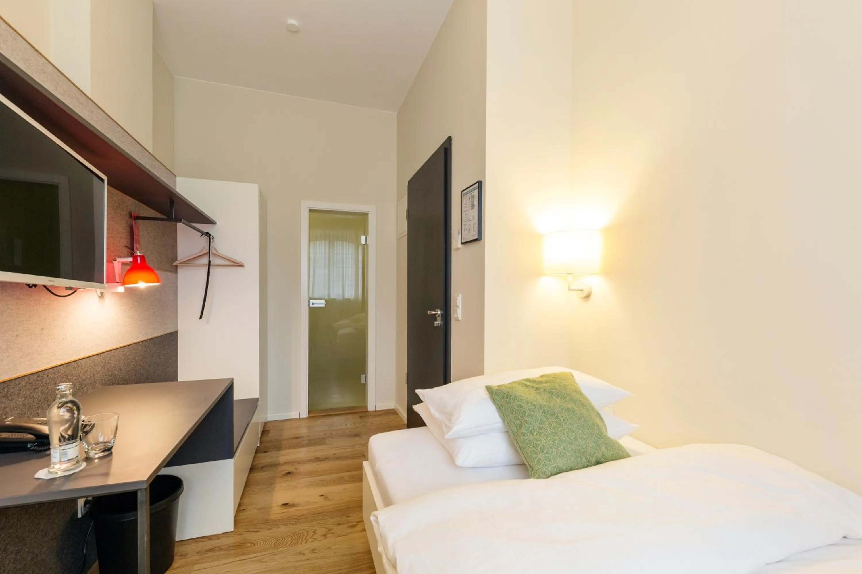 Photo of the whole room, Bed in Paulinenhof