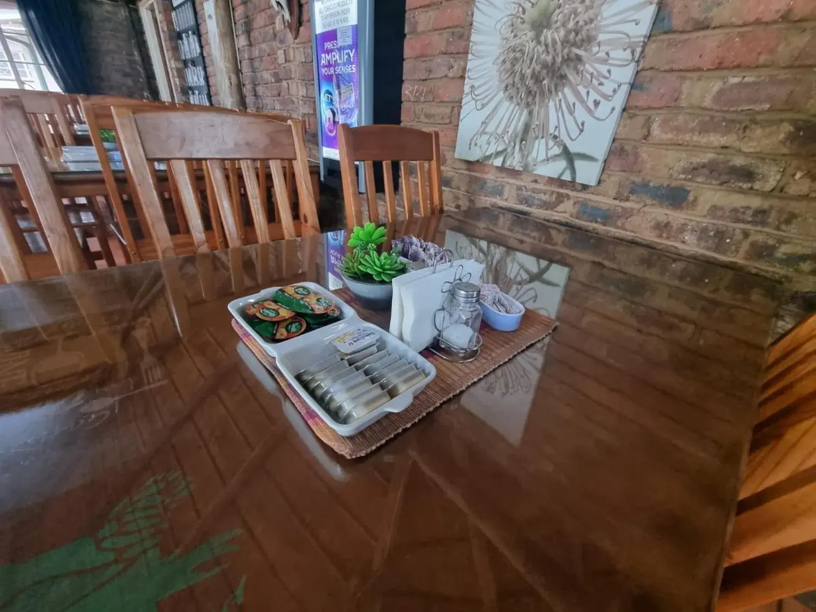 Restaurant/places to eat in Airport Inn Bed and Breakfast Restaurant/places to eat in Airport Inn Bed and Breakfast