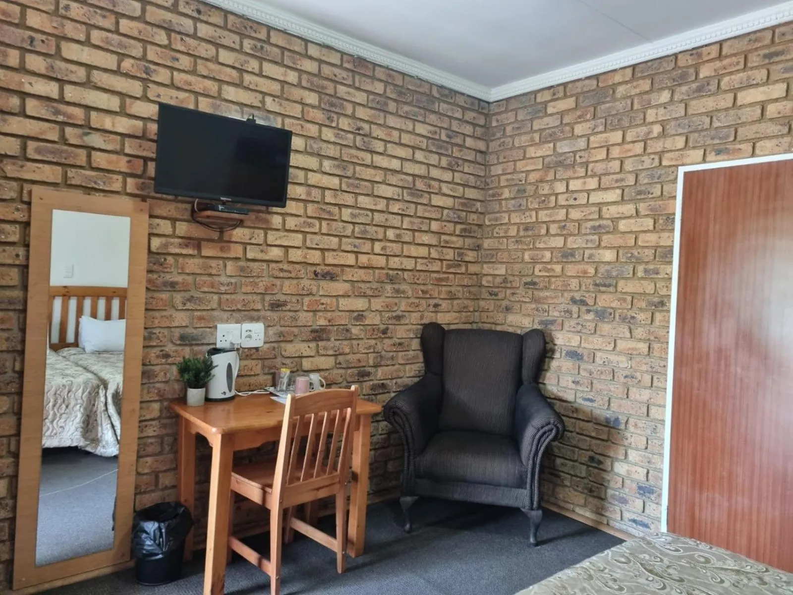 Coffee/tea facilities in Airport Inn Bed and Breakfast