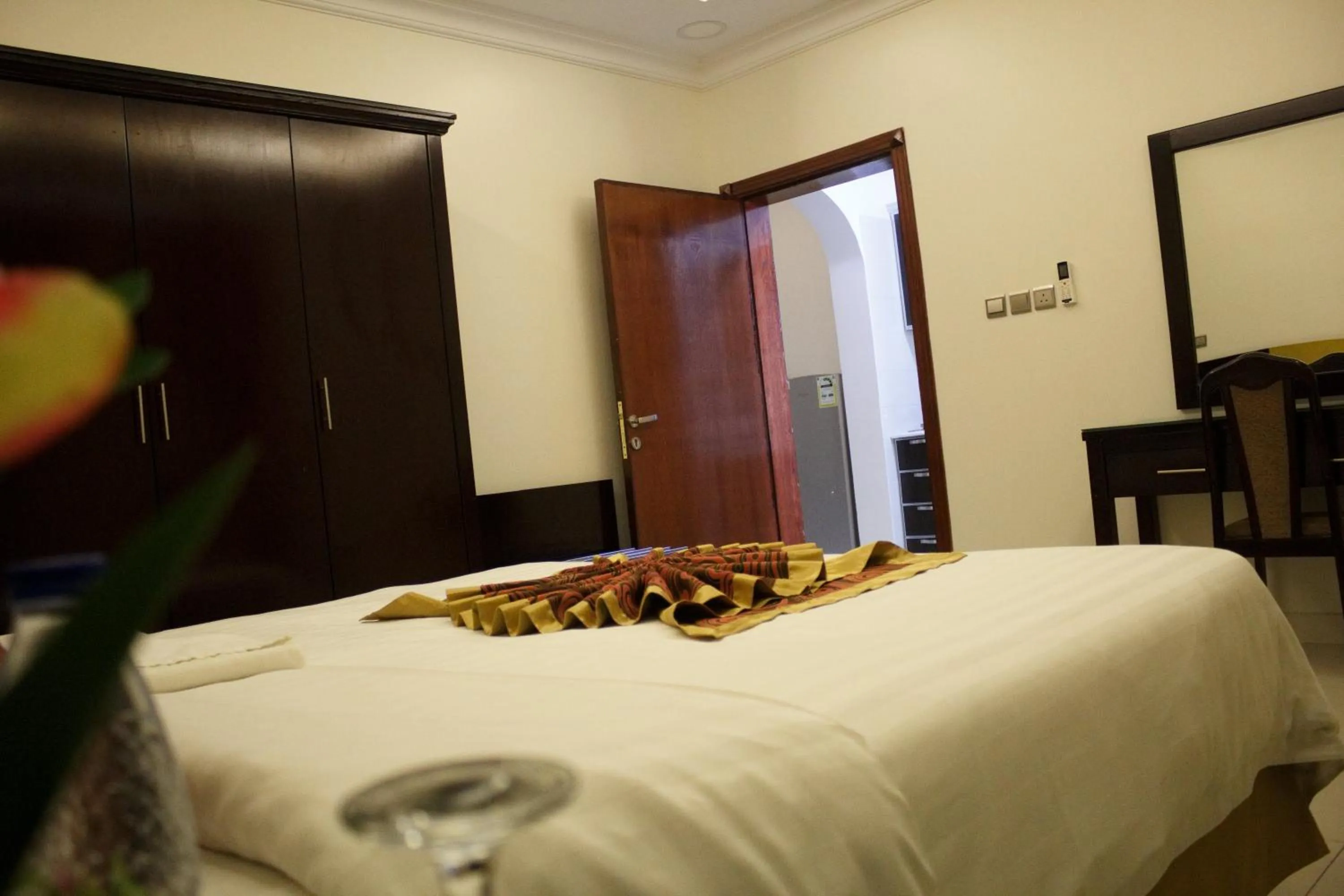 Bedroom, Bed in Aros Al Faisaliah Furnished Units