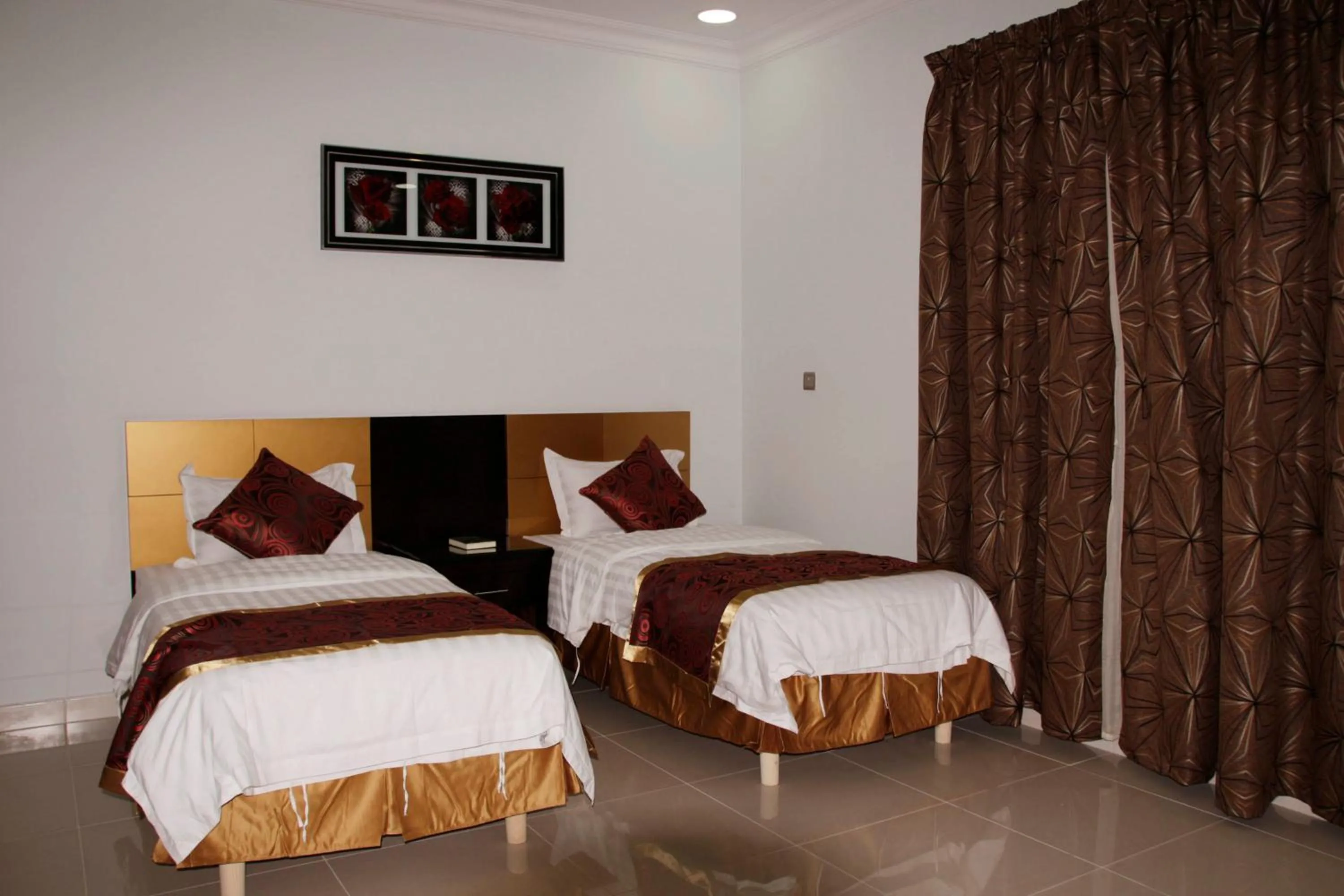 Bedroom, Bed in Aros Al Faisaliah Furnished Units