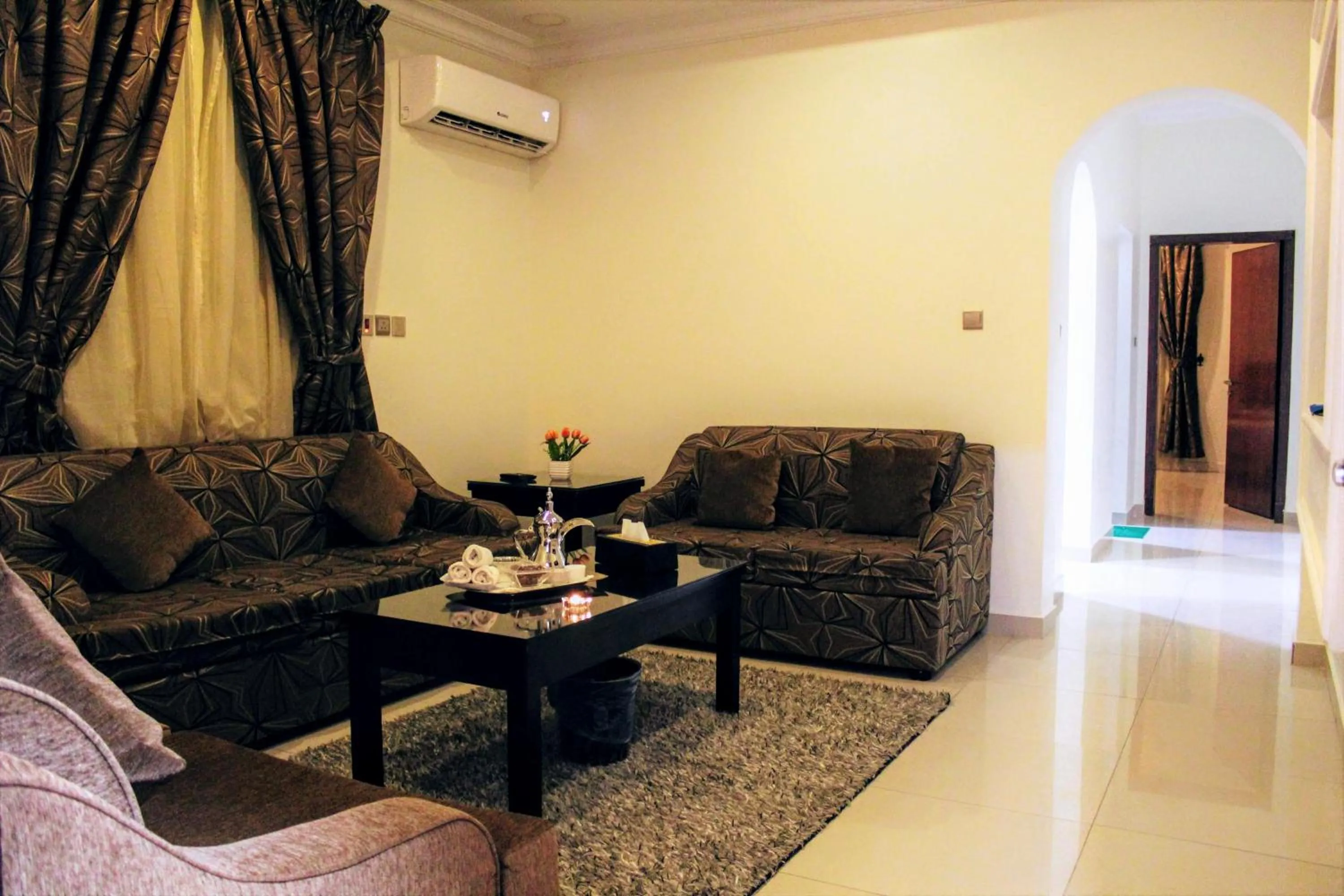 Seating area in Aros Al Faisaliah Furnished Units