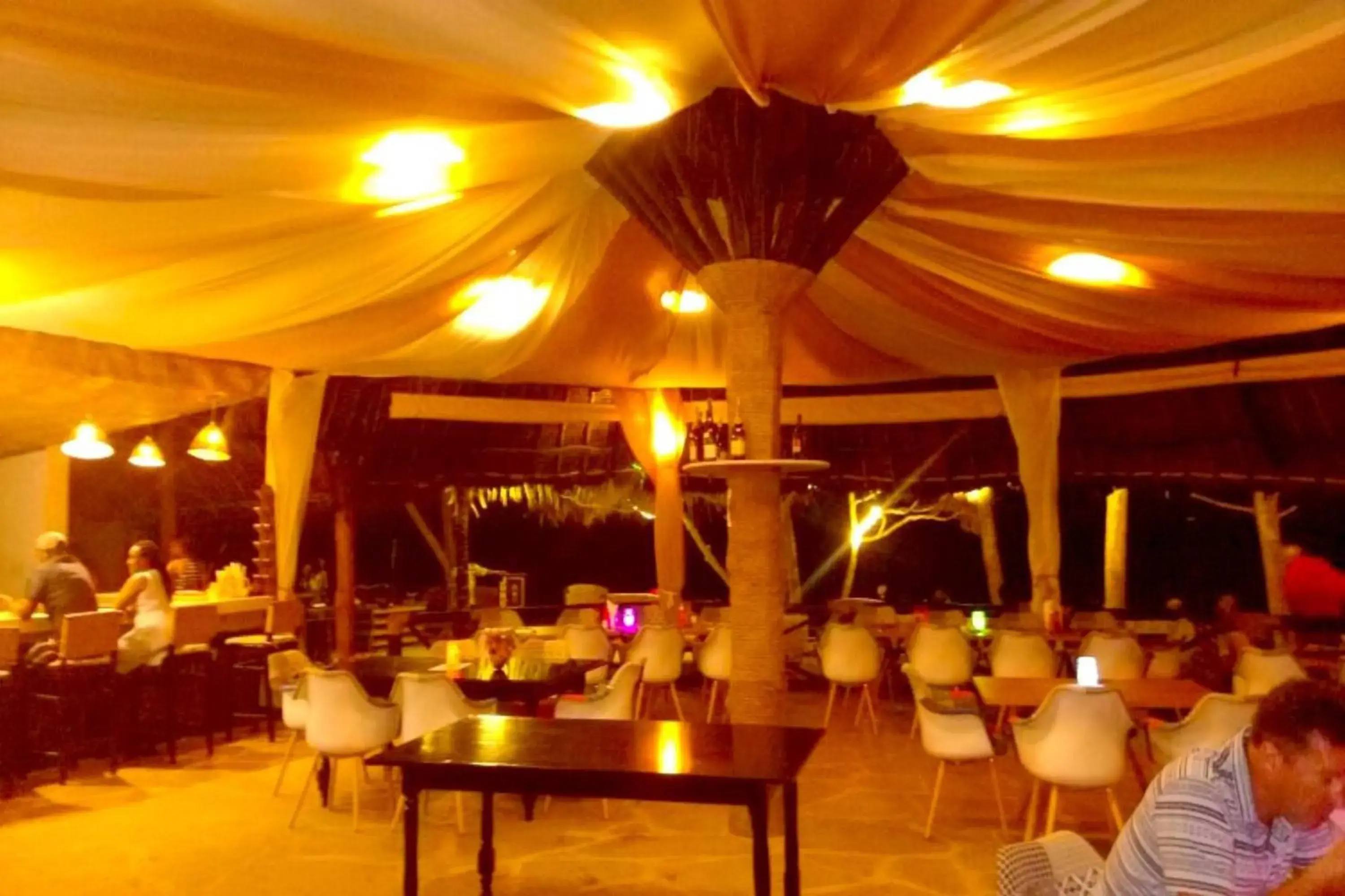 Restaurant/places to eat in Bahari Dhow Beach Villas Restaurant/places to eat in Bahari Dhow Beach Villas