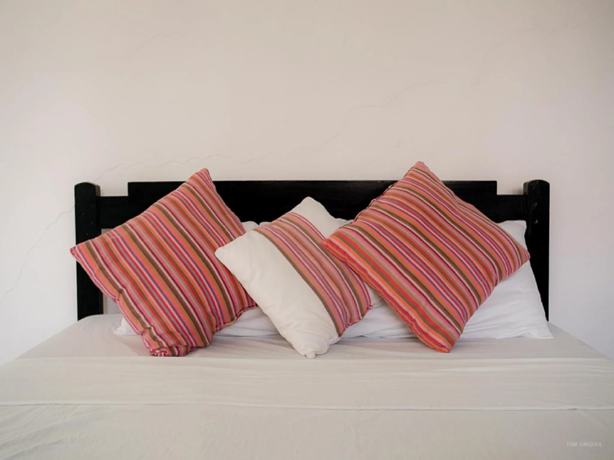 Decorative detail, Bed in Bahari Dhow Beach Villas