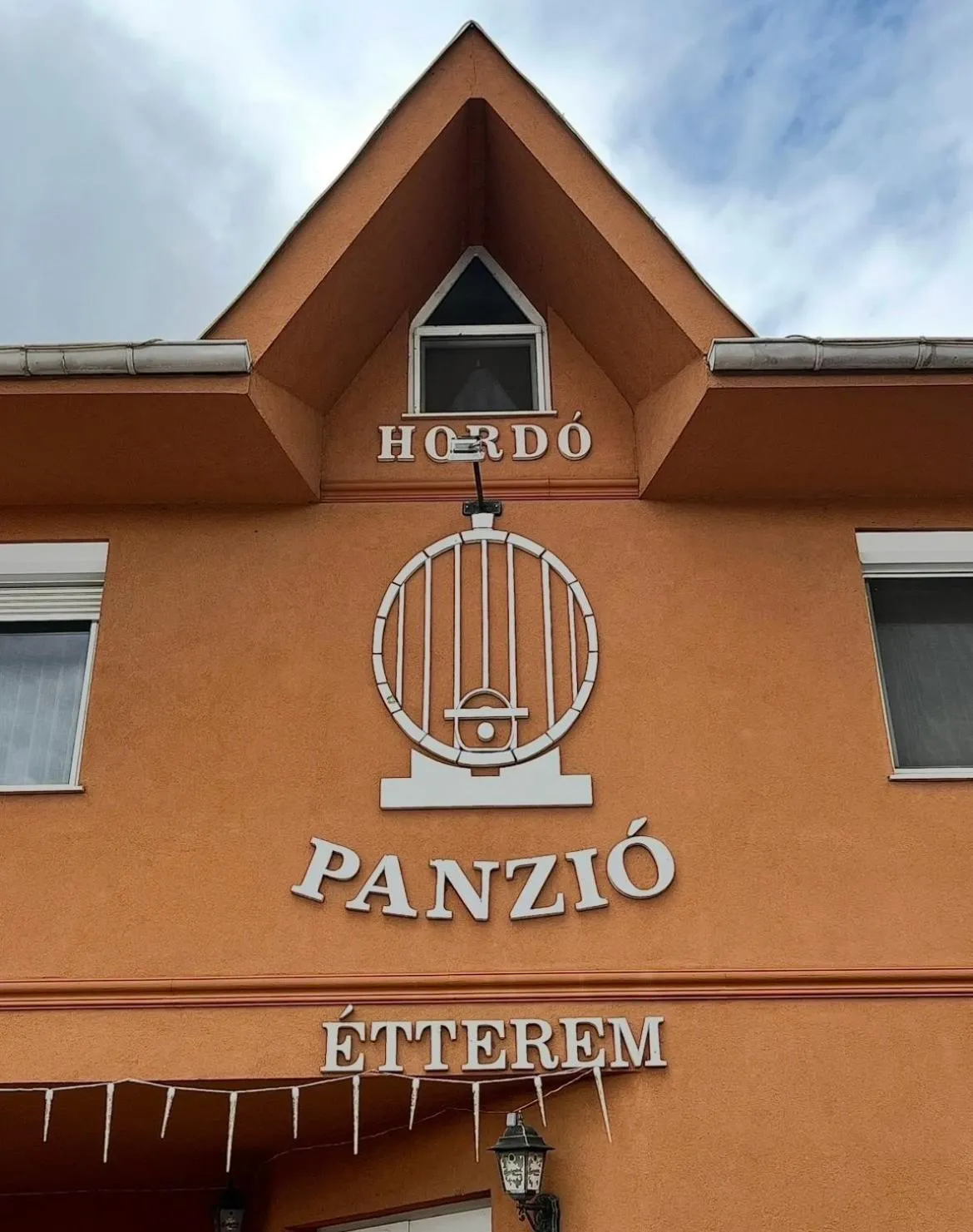 4 Hordó - Panzió és Étterem