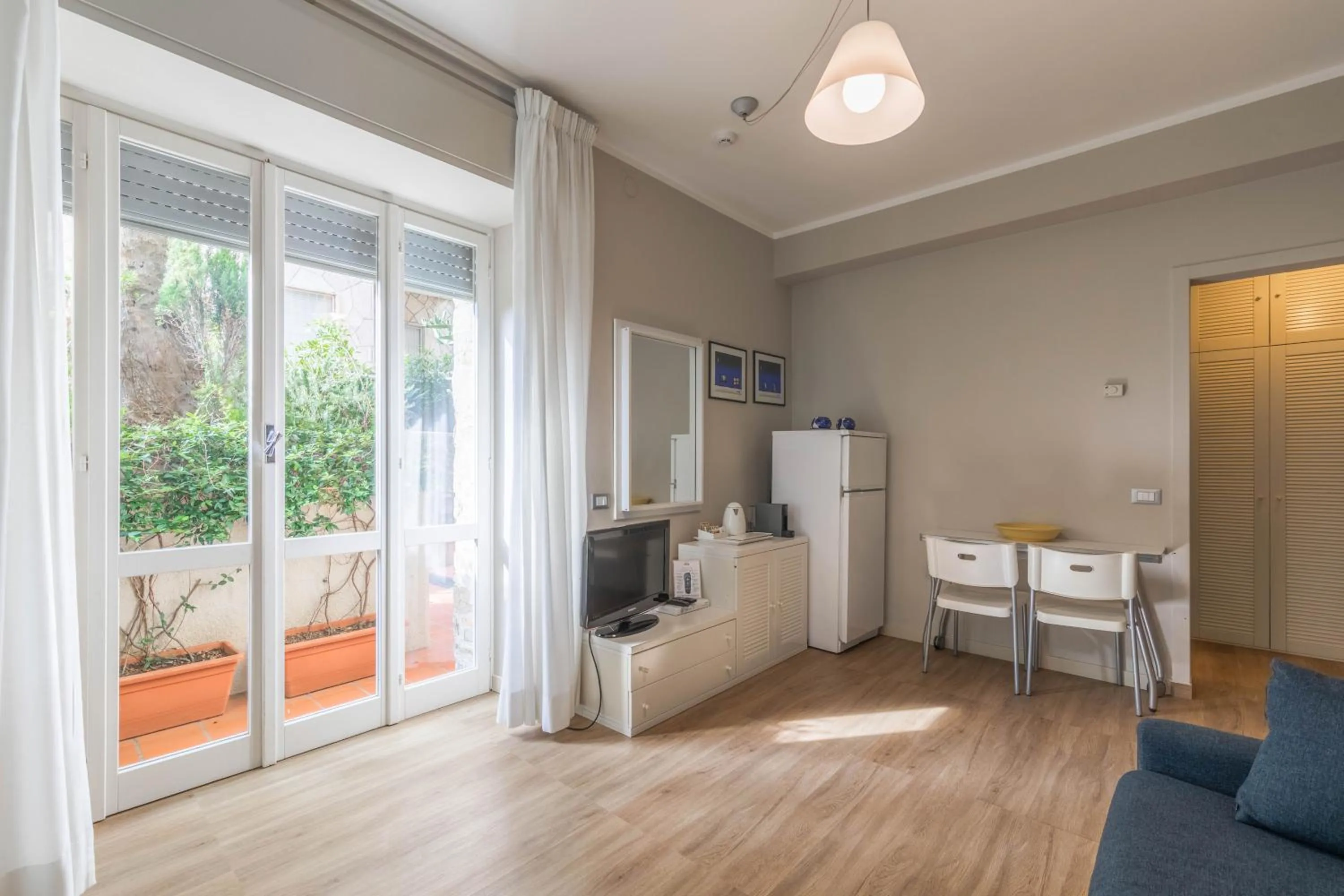 Residence Sole Mare Alaxi Hotels