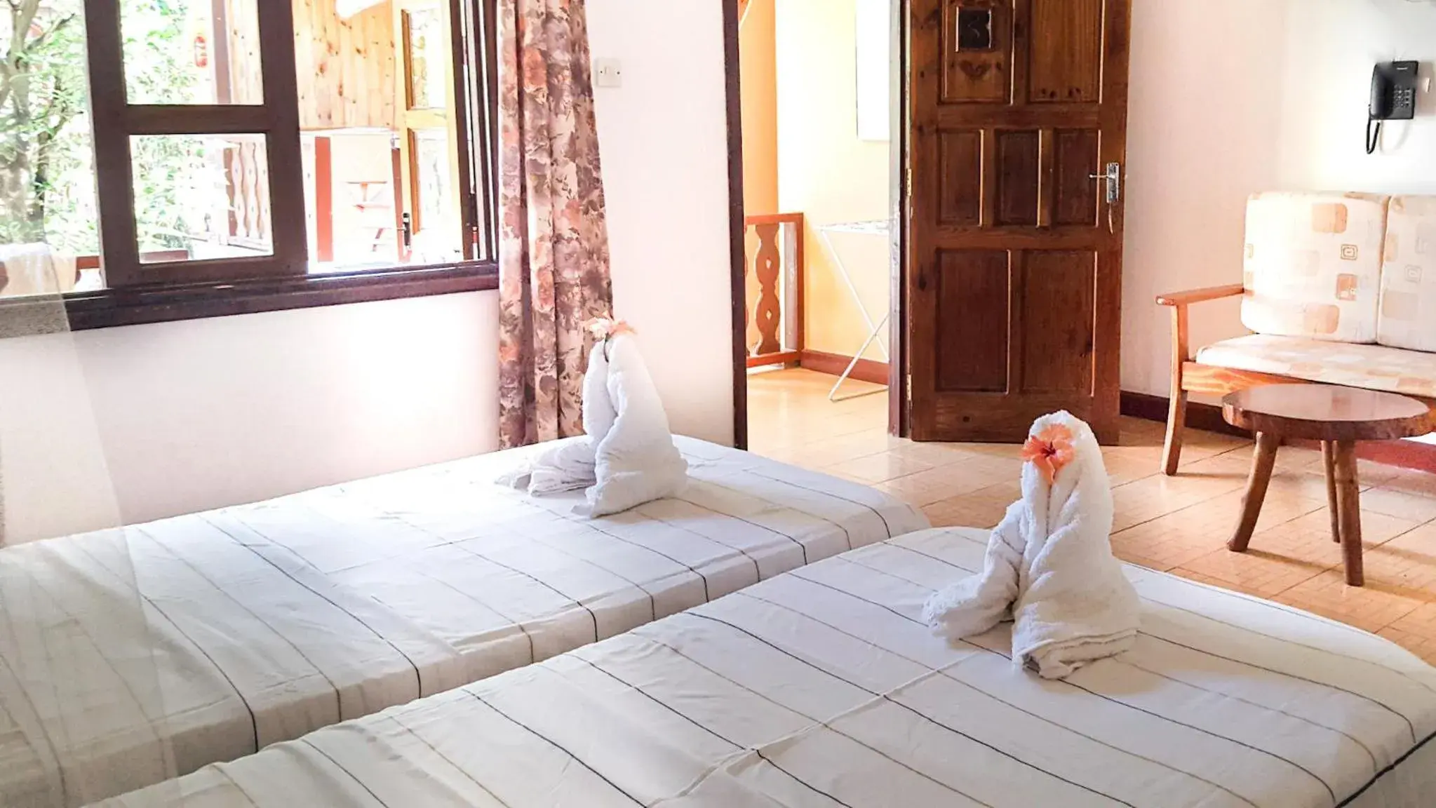 Twin Room with Garden View - single occupancy in Bernique Guesthouse Twin Room with Garden View - single occupancy in Bernique Guesthouse