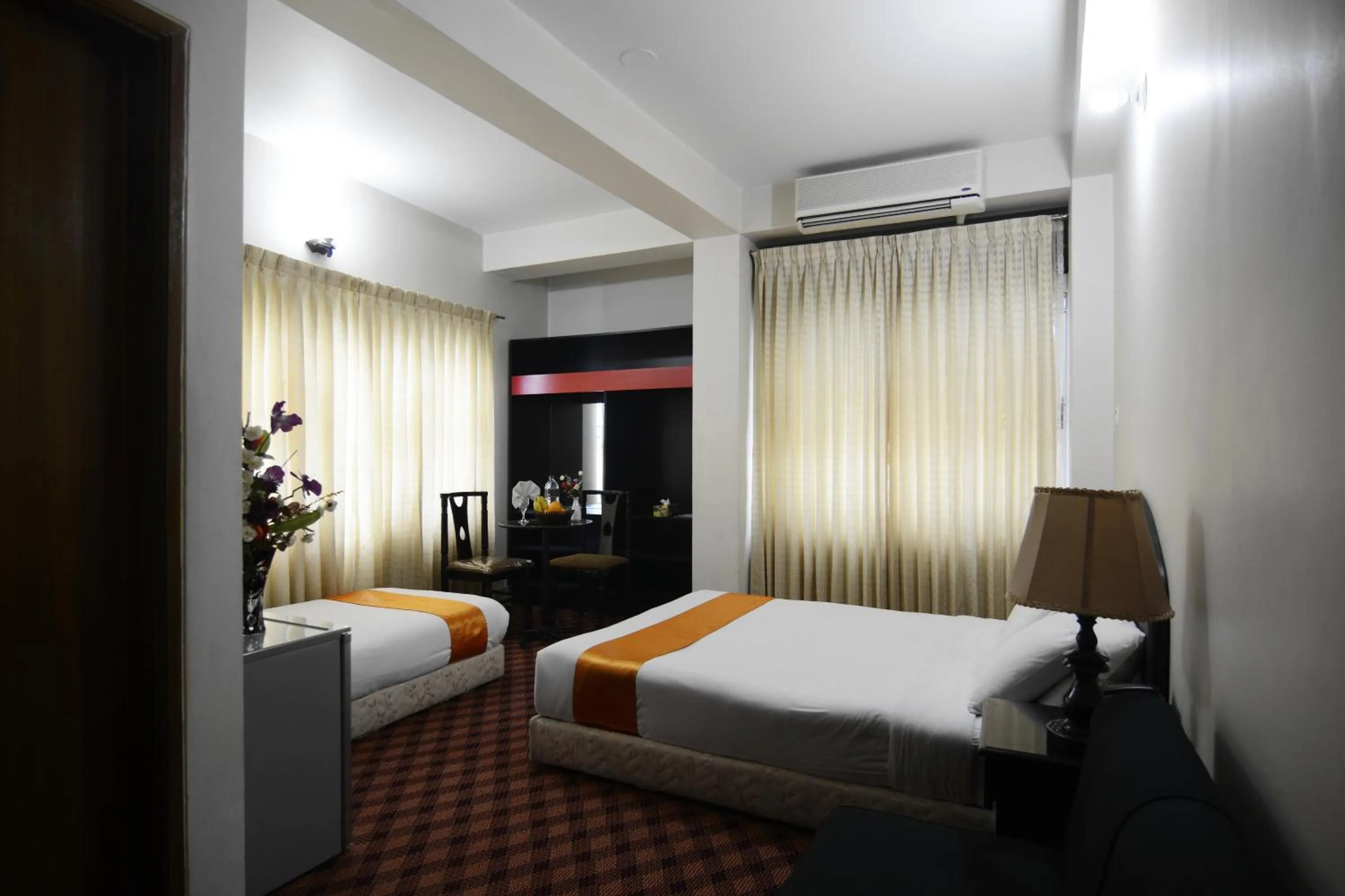 Photo of the whole room, Bed in Holiday Xpress