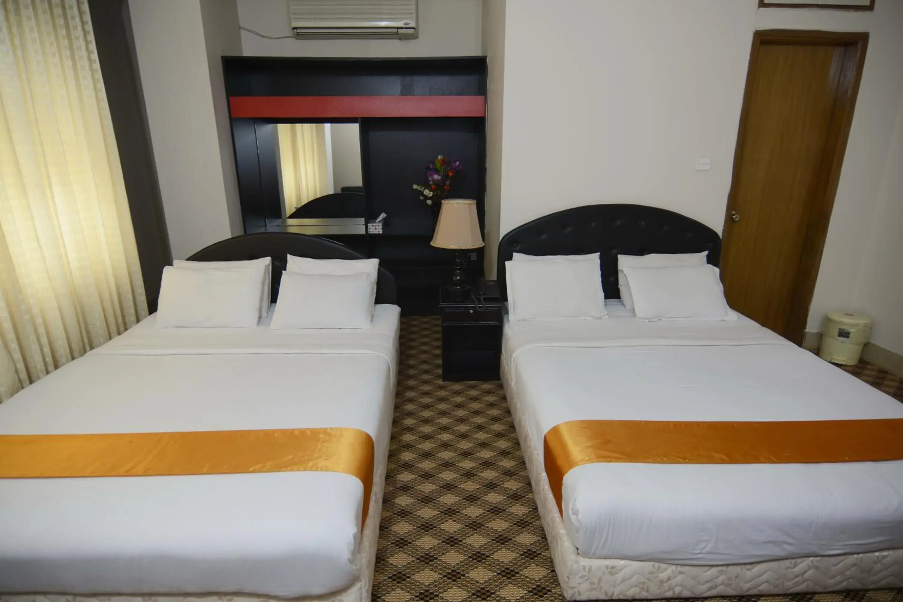 Deluxe Twin Room in Holiday Xpress Deluxe Twin Room in Holiday Xpress
