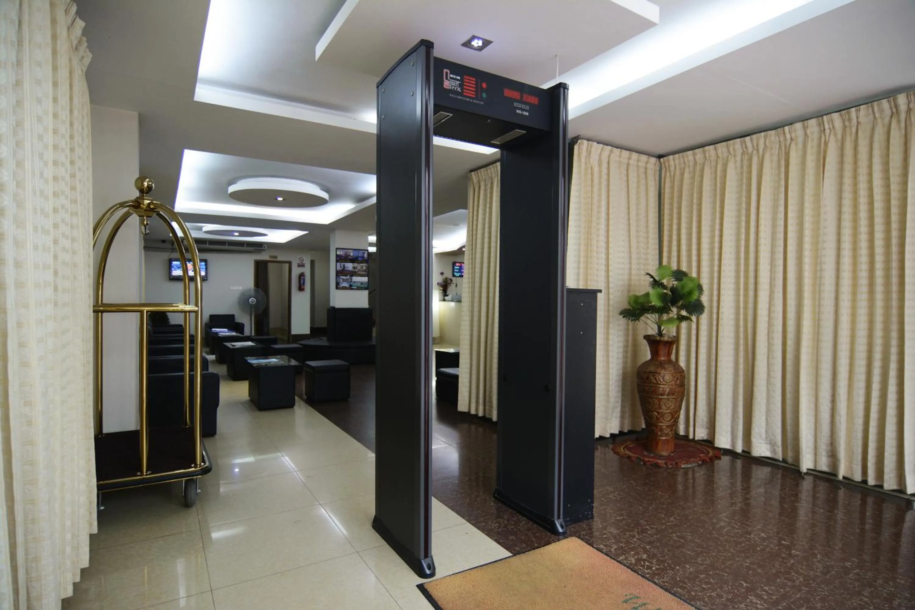 Lobby or reception in Holiday Xpress