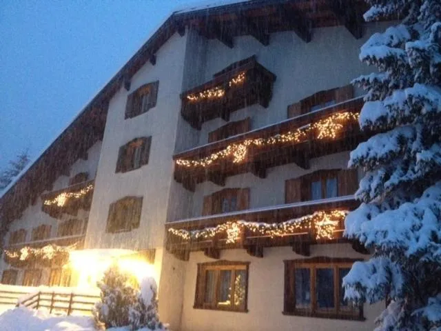 Hotel Lares