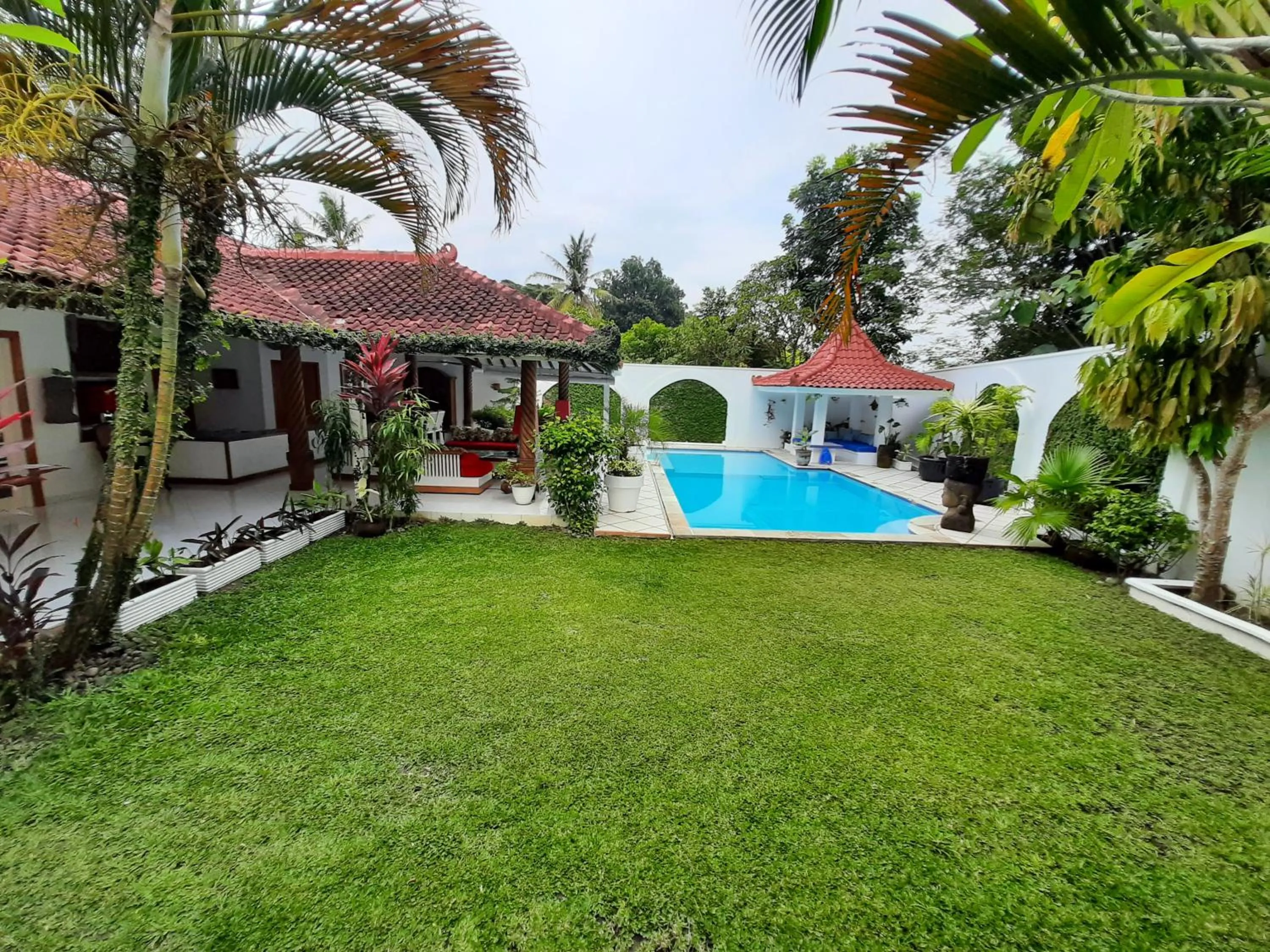 Yogyakarta Tropicana Villa