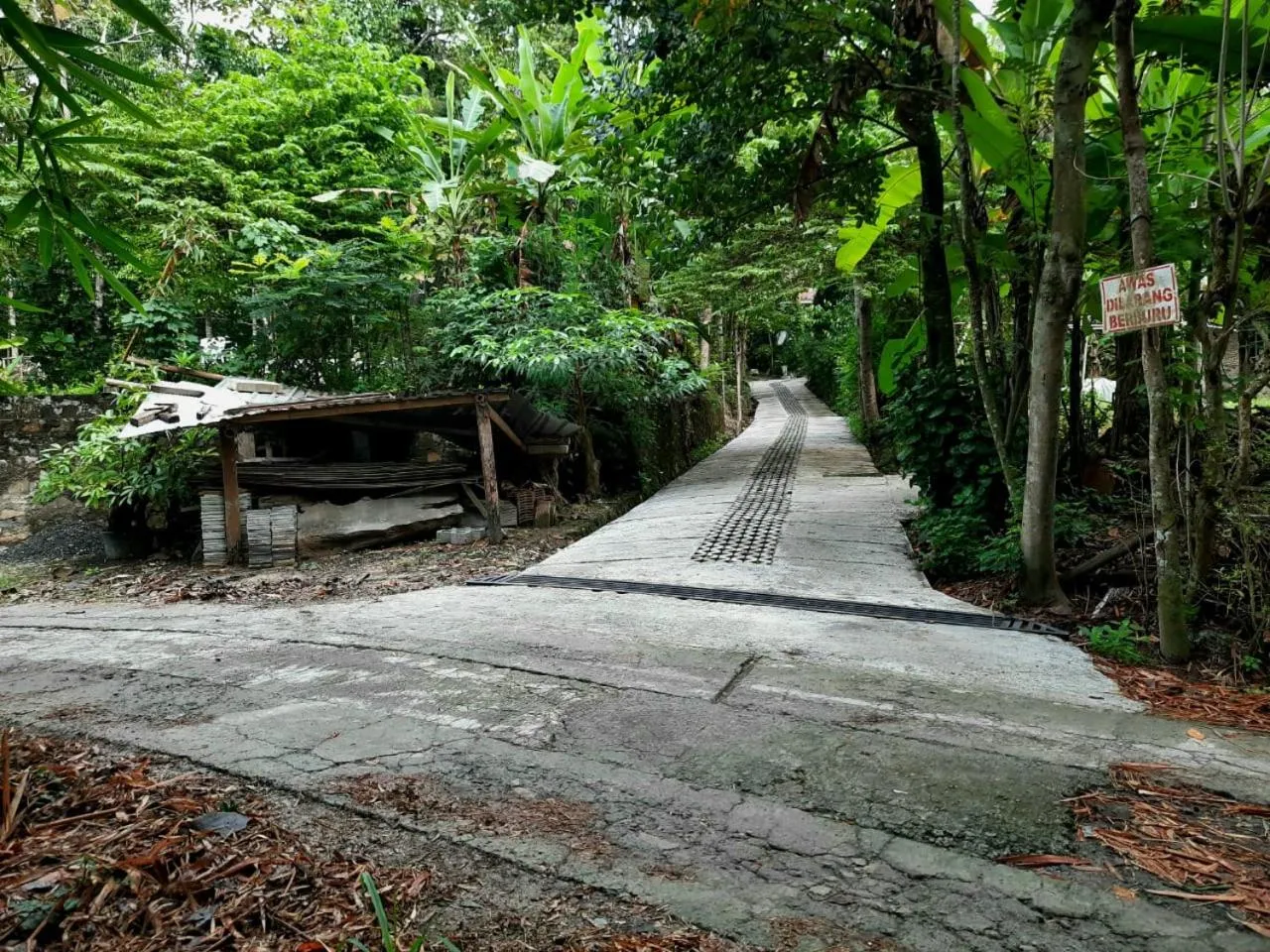 Yogyakarta Tropicana Villa