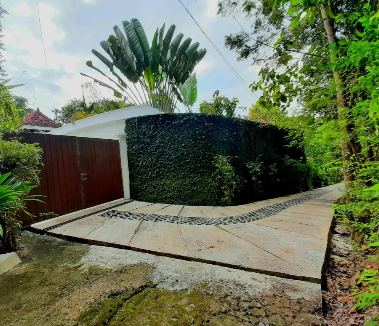 Property building in Yogyakarta Tropicana Villa