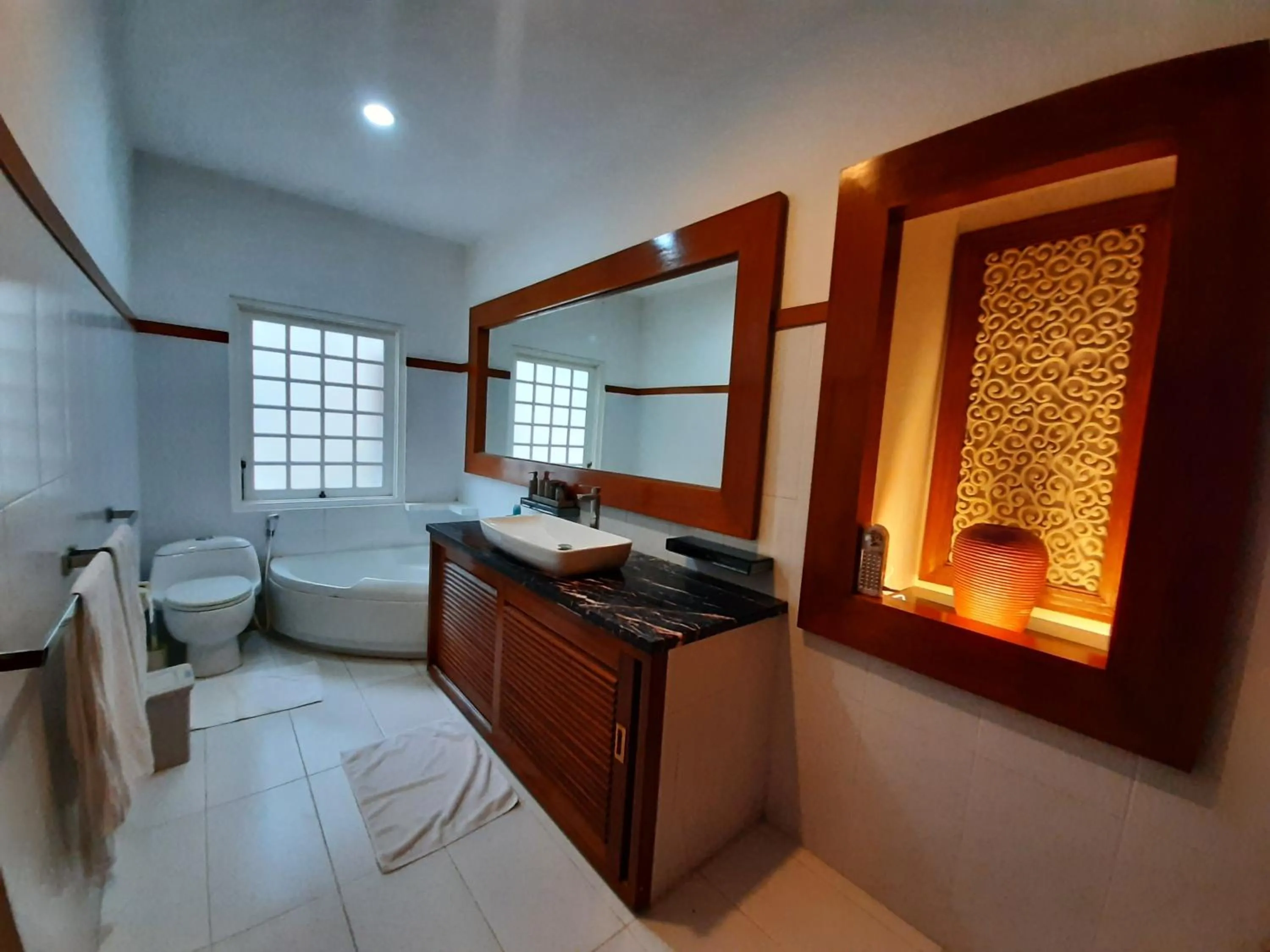 Yogyakarta Tropicana Villa