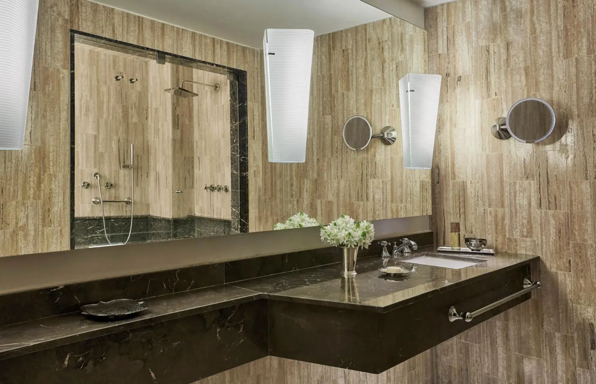 Premier Queen Room in Four Seasons Hotel Casa Medina Bogota Premier Queen Room in Four Seasons Hotel Casa Medina Bogota