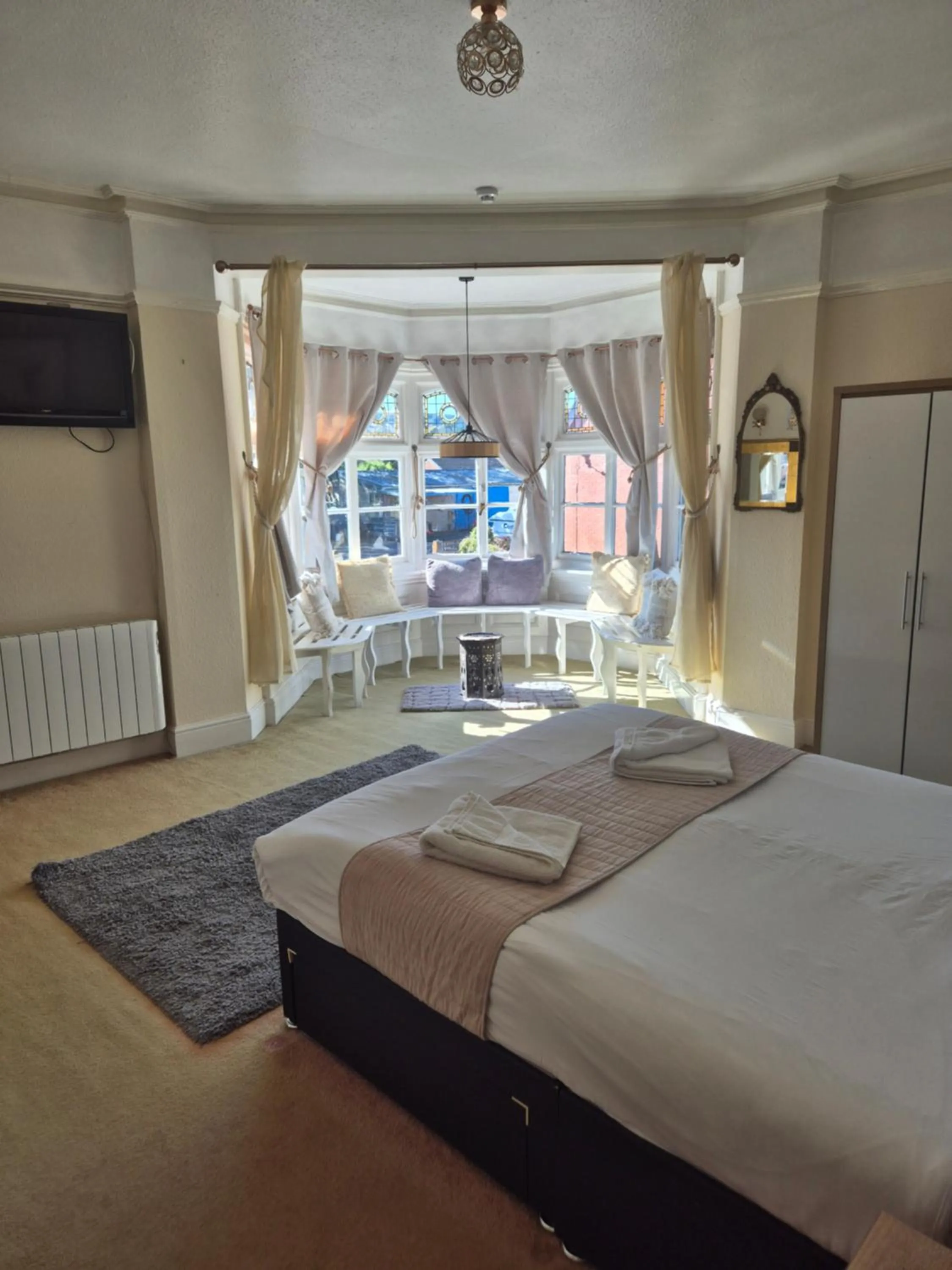 Bed in The Stokesay Inn