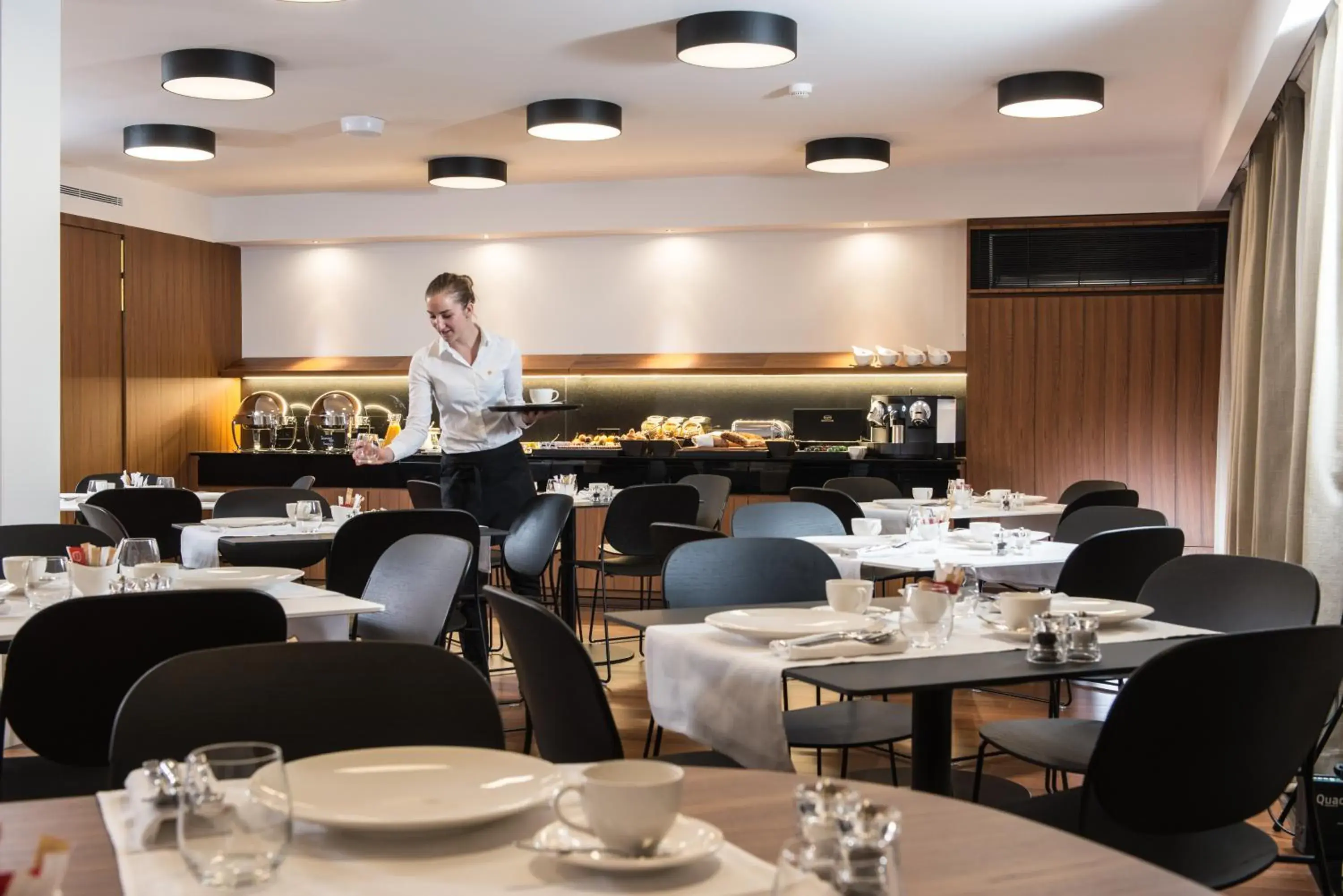 Restaurant/places to eat in Fraser Suites Geneva - Serviced Apartments Restaurant/places to eat in Fraser Suites Geneva - Serviced Apartments