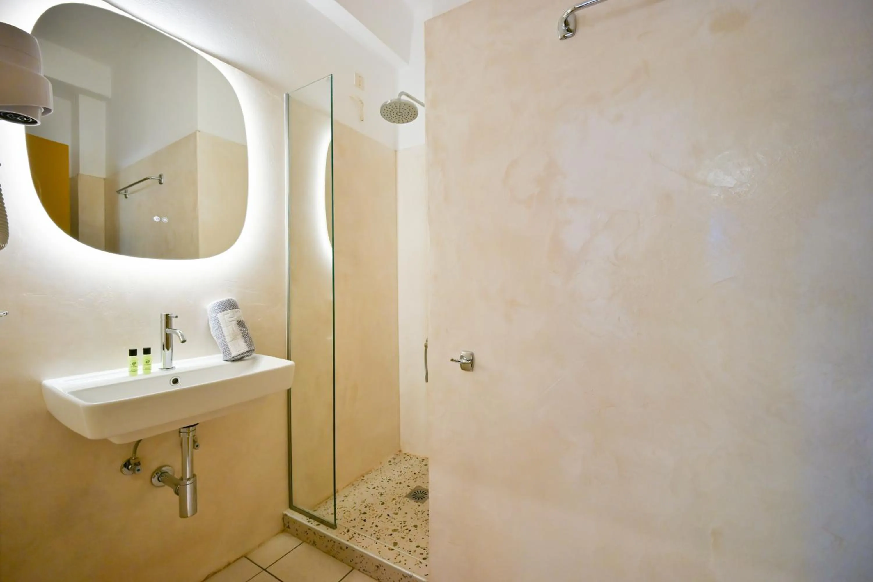 Shower in Kiani Akti